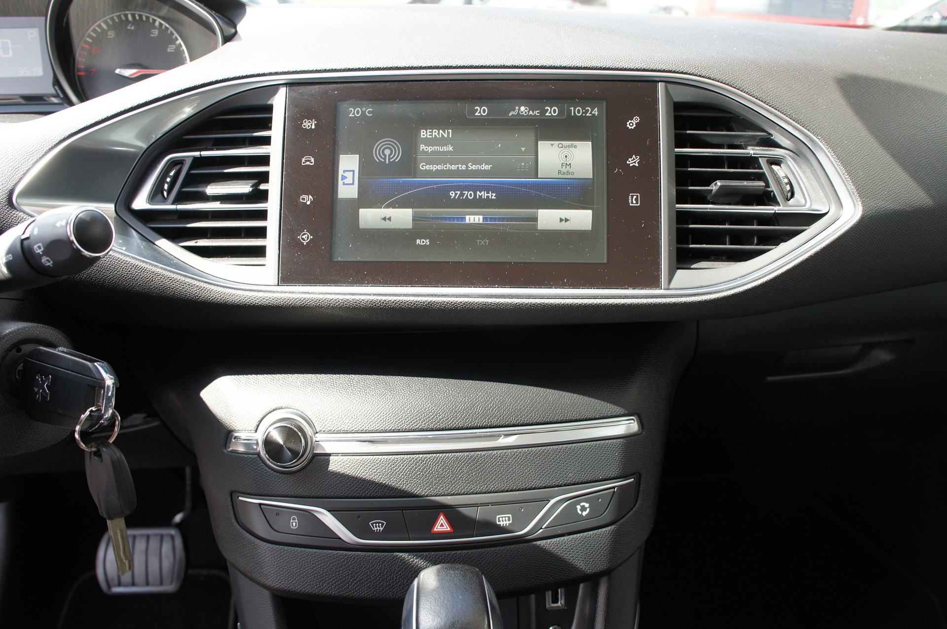 PEUGEOT 308 1.2 THP Allure Automatic-image-13