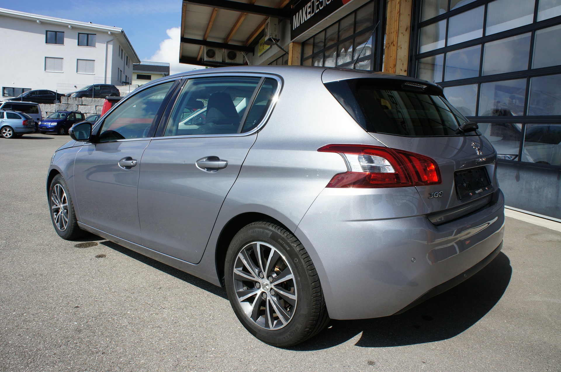 PEUGEOT 308 1.2 THP Allure Automatic-image-1