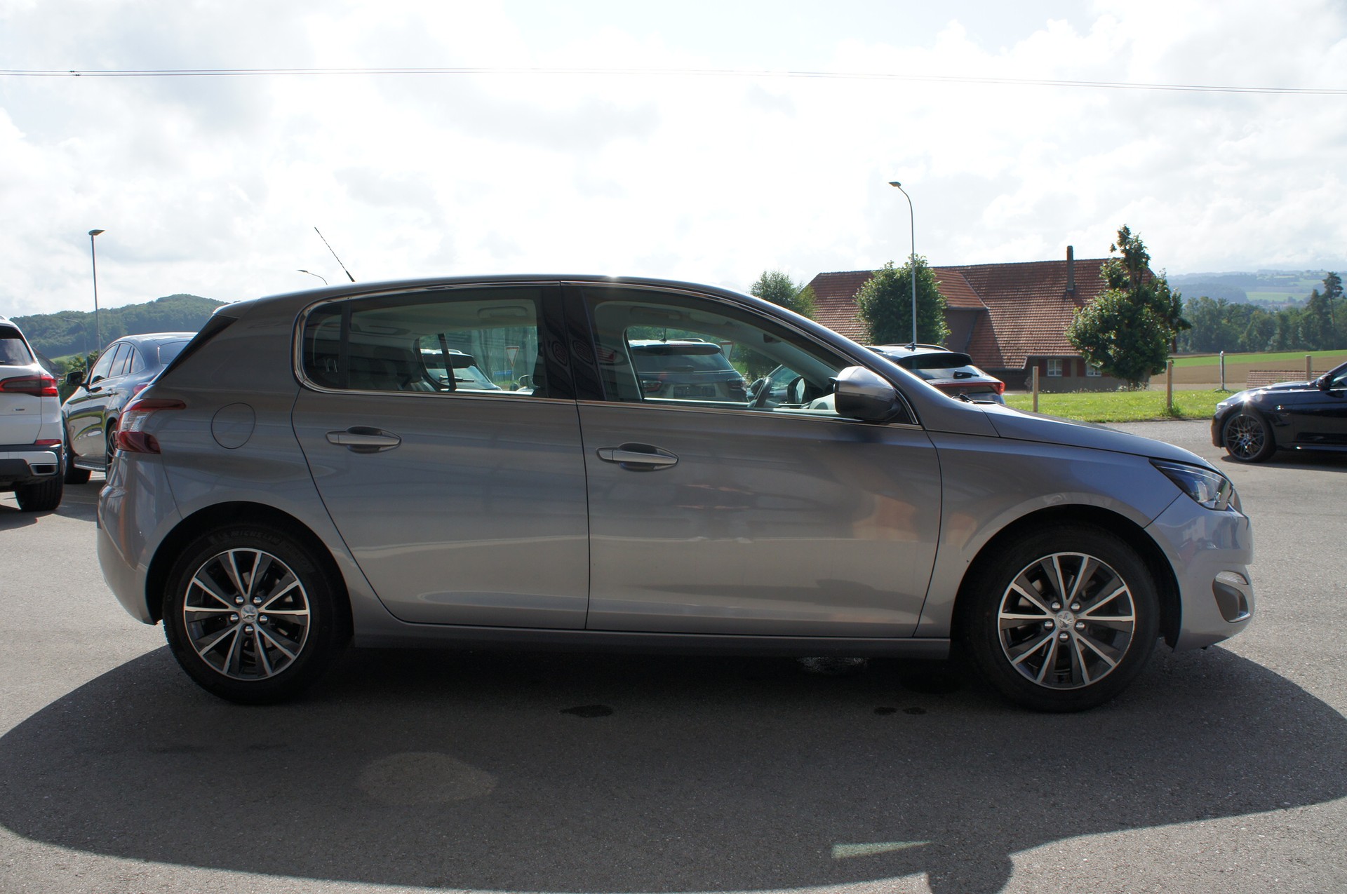 PEUGEOT 308 1.2 THP Allure Automatic-image-4