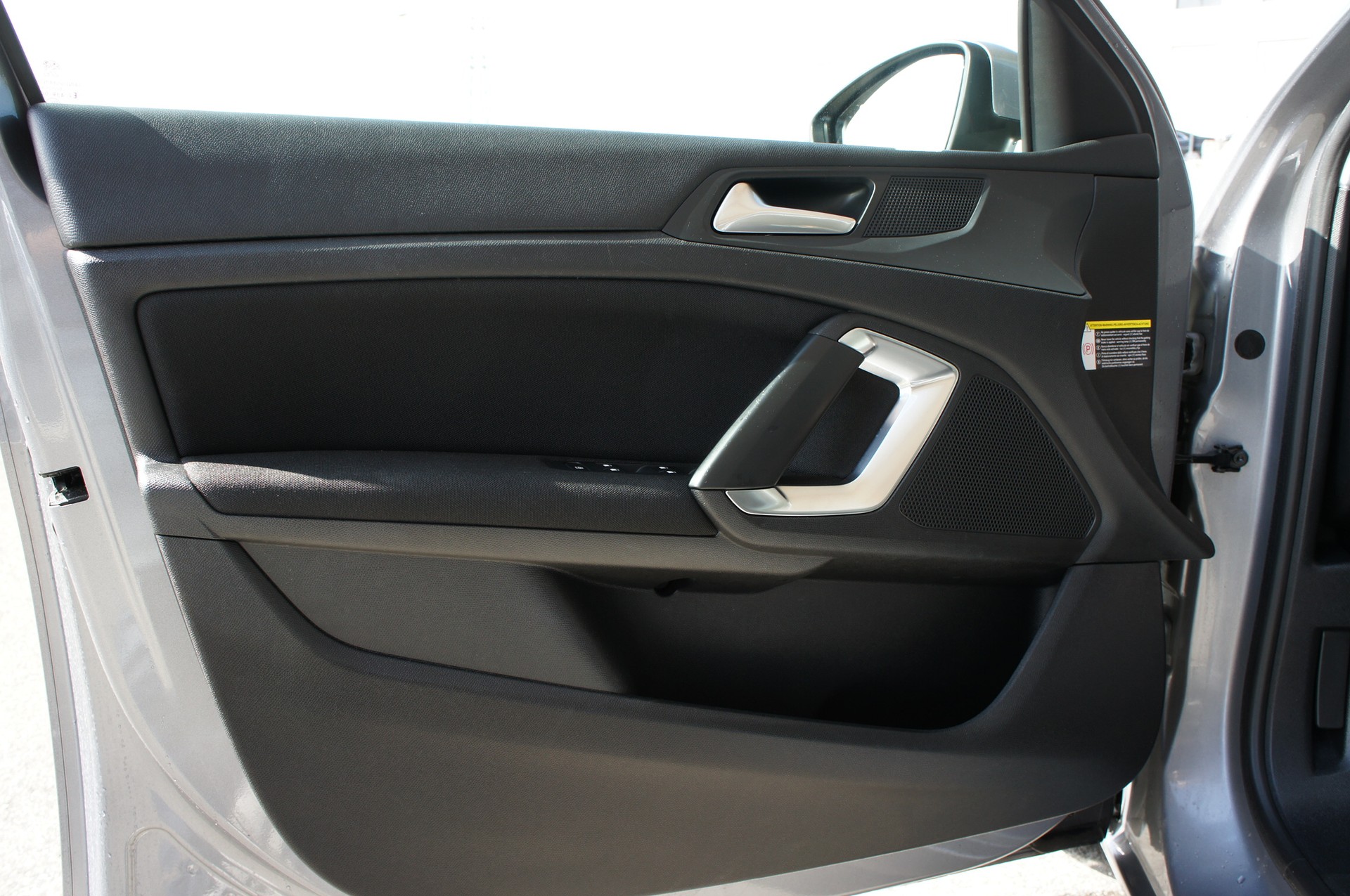 PEUGEOT 308 1.2 THP Allure Automatic-image-9