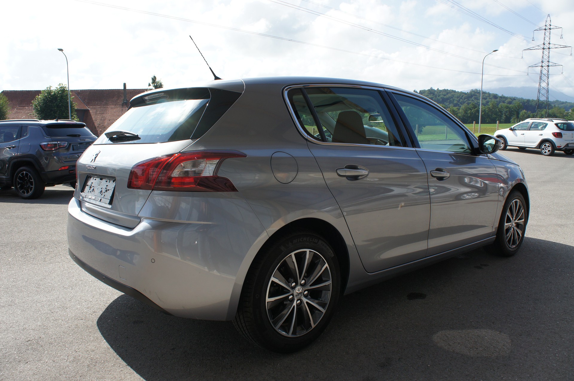 PEUGEOT 308 1.2 THP Allure Automatic-image-3