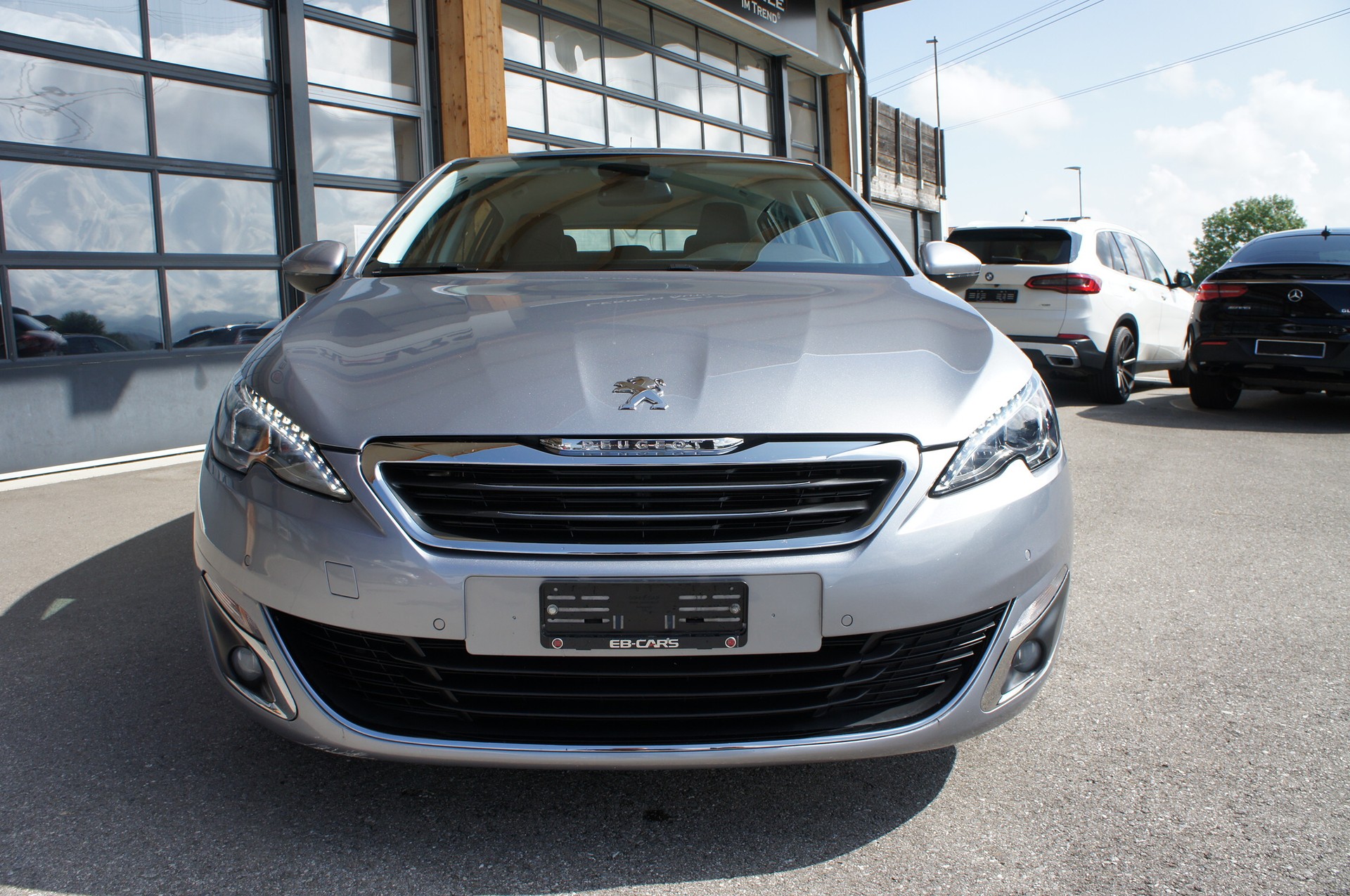 PEUGEOT 308 1.2 THP Allure Automatic-image-6