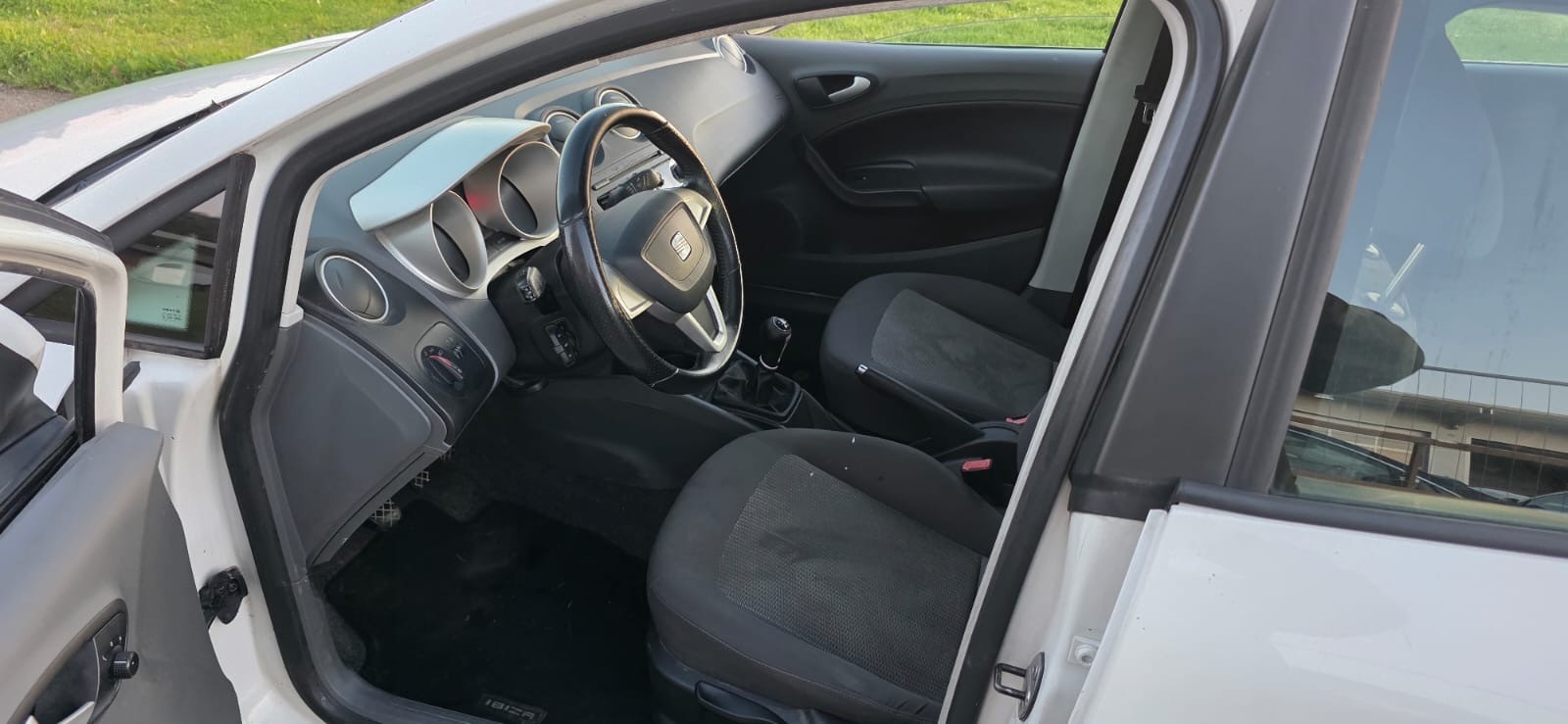 SEAT Ibiza ST 1.6 TDI Sport-image-4