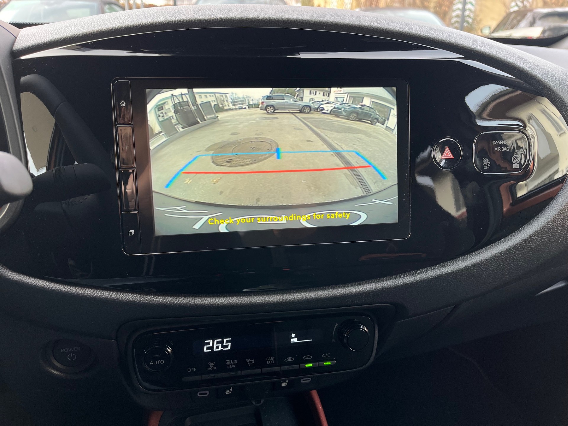 TOYOTA AYGO X 1.5 HSD Trend CVT-image-13