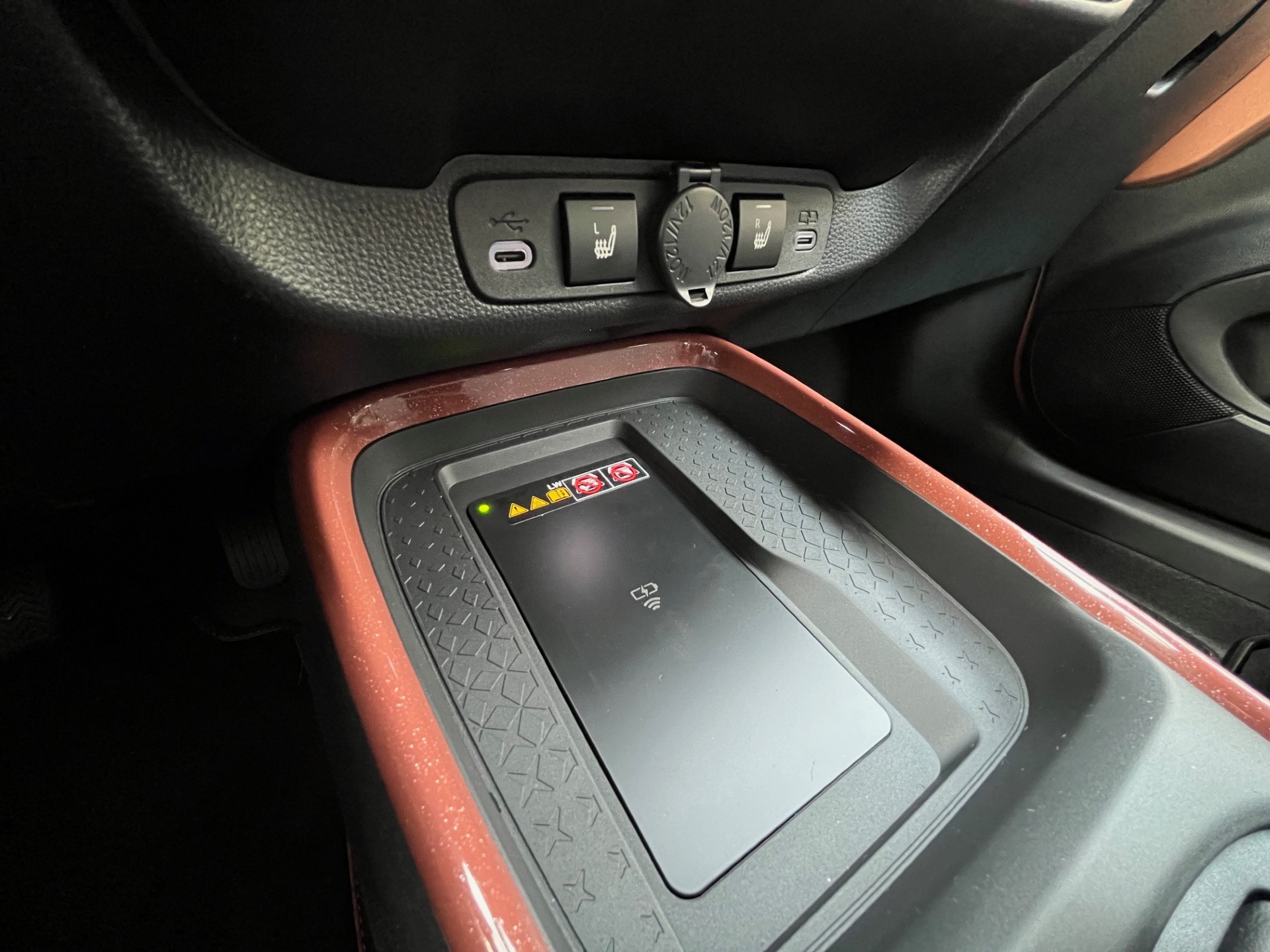 TOYOTA AYGO X 1.5 HSD Trend CVT-image-18