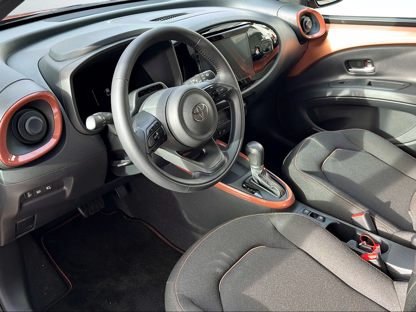 TOYOTA AYGO X 1.5 HSD Trend CVT-image-5
