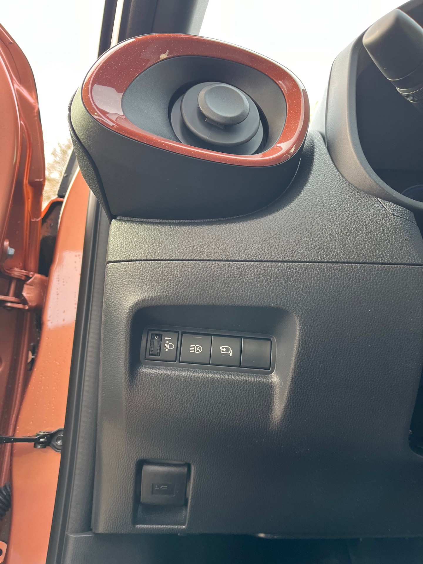 TOYOTA AYGO X 1.5 HSD Trend CVT-image-16