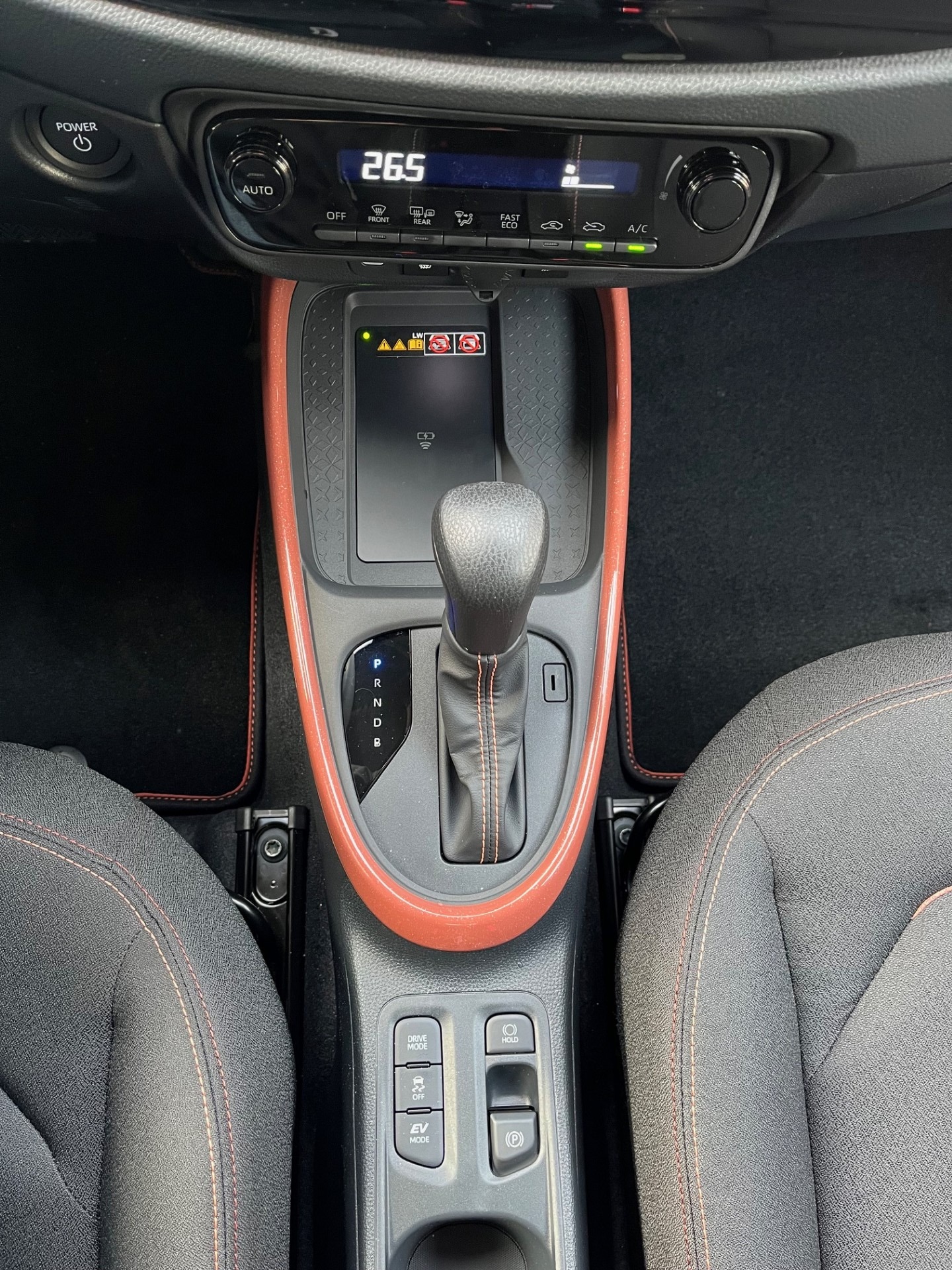 TOYOTA AYGO X 1.5 HSD Trend CVT-image-17