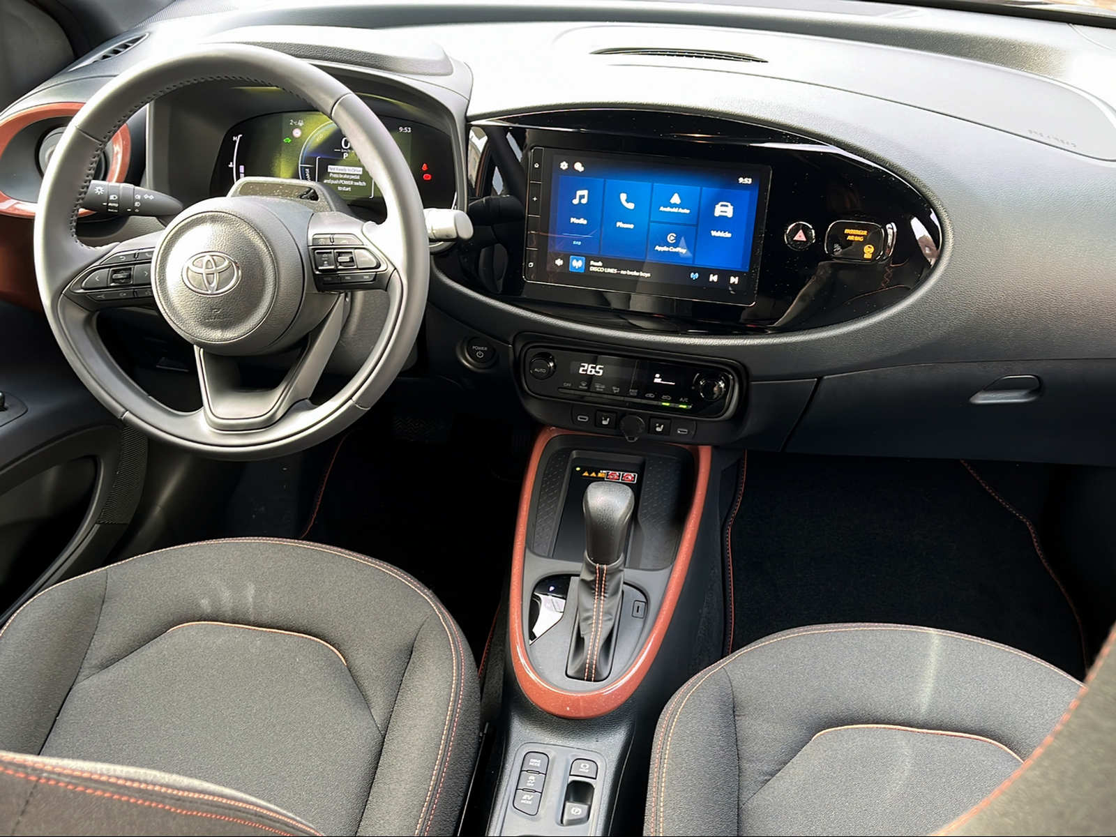 TOYOTA AYGO X 1.5 HSD Trend CVT-image-8