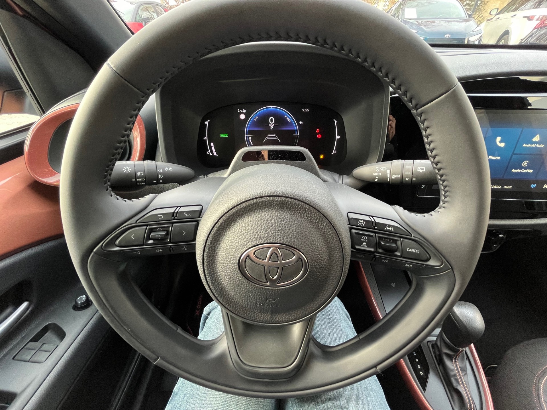 TOYOTA AYGO X 1.5 HSD Trend CVT-image-12