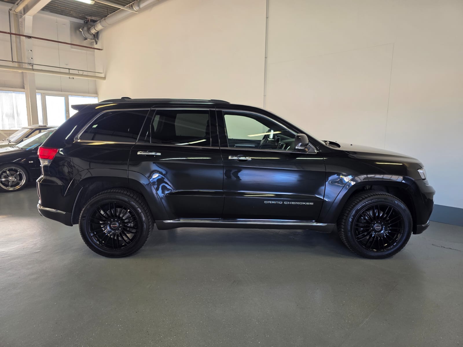 JEEP Grand Cherokee 3.0 CRD Summit Automatic-image-7