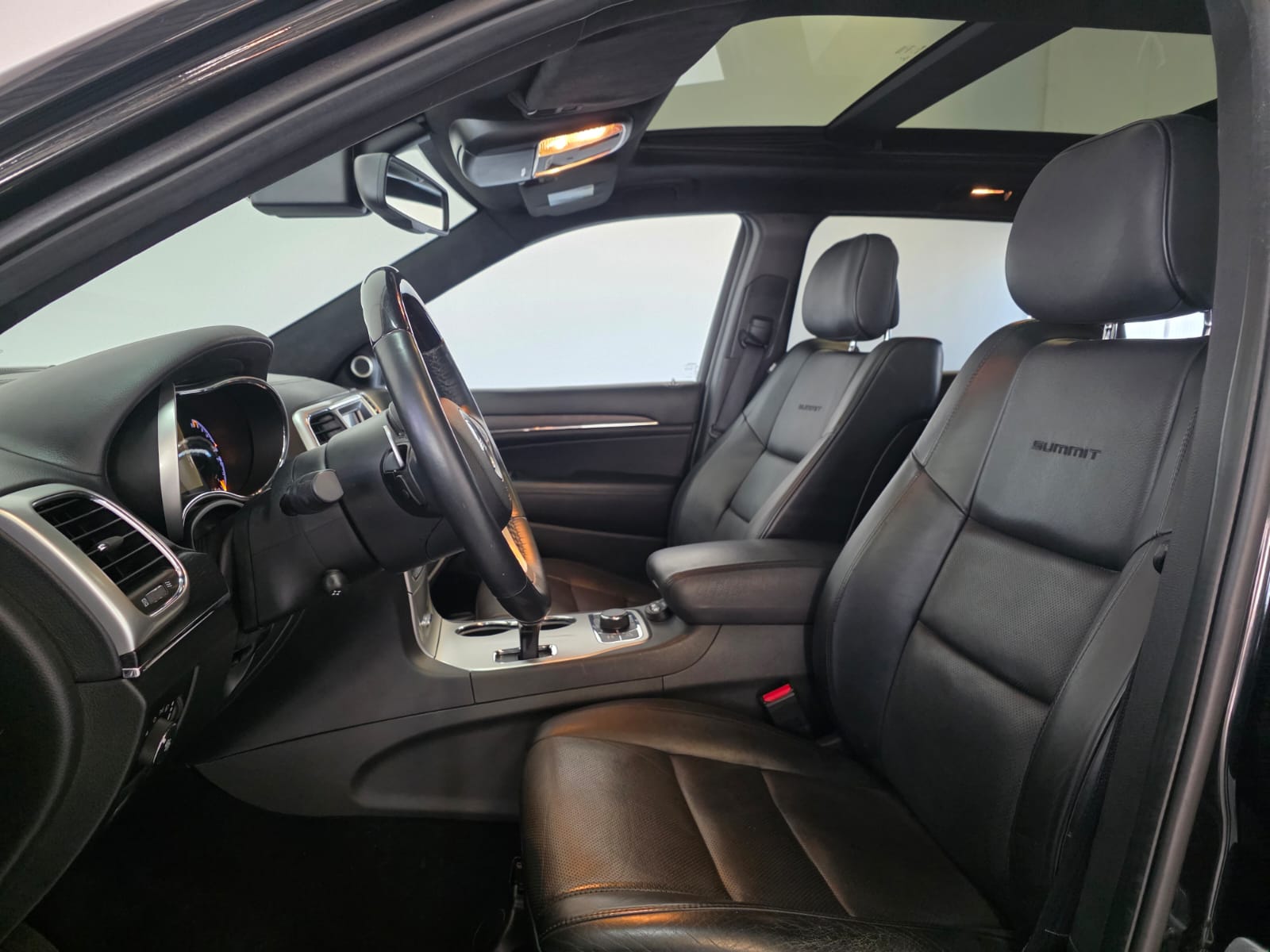 JEEP Grand Cherokee 3.0 CRD Summit Automatic-image-19
