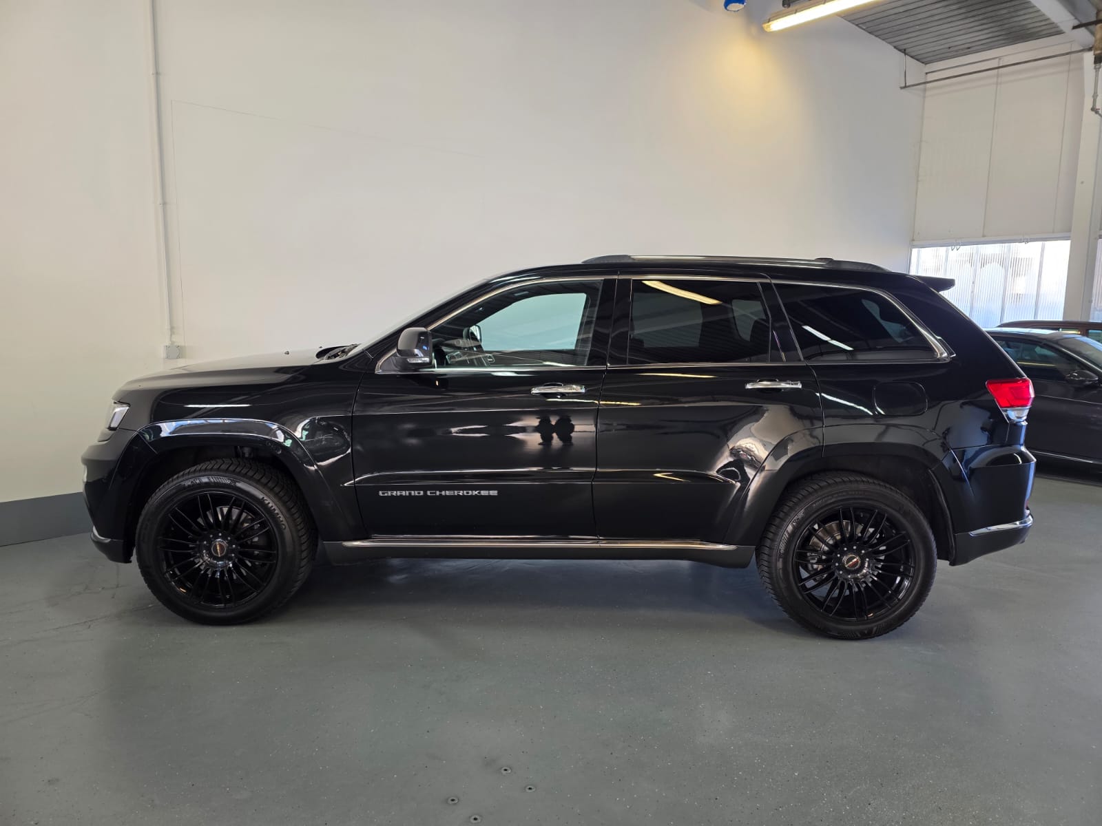 JEEP Grand Cherokee 3.0 CRD Summit Automatic-image-6