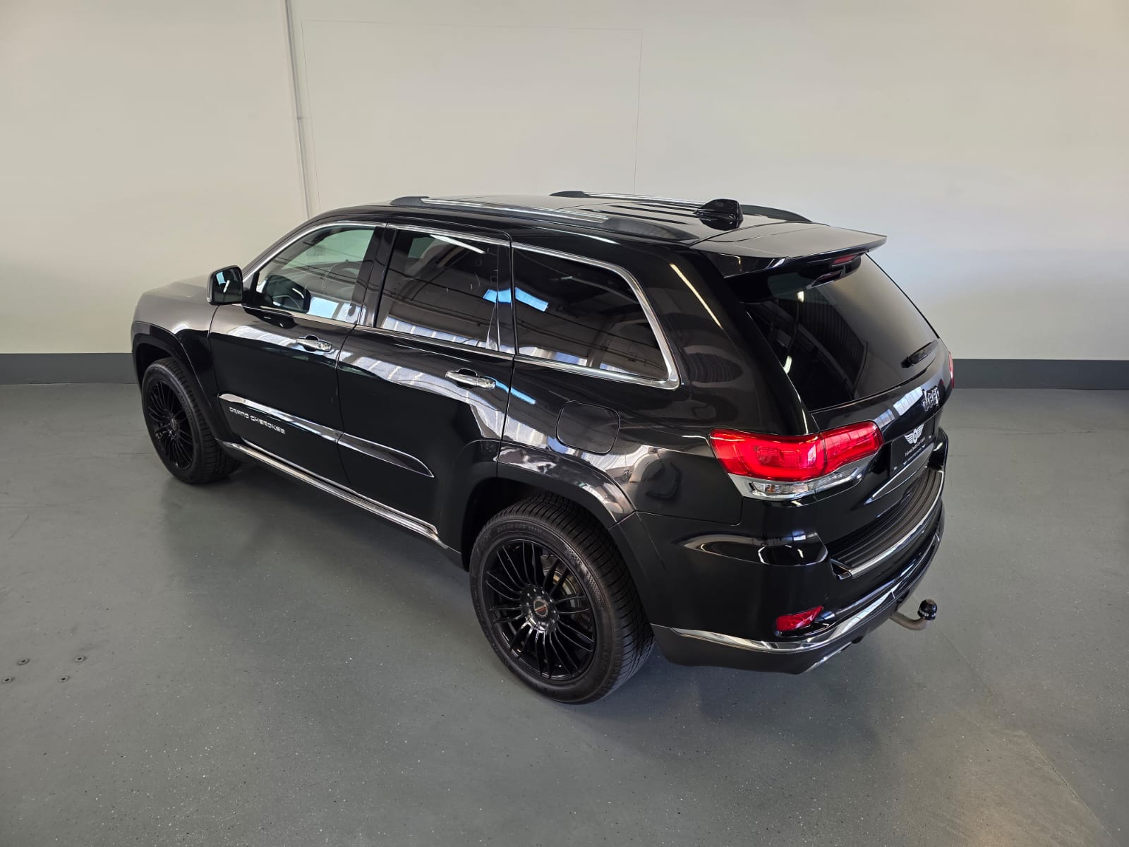 JEEP Grand Cherokee 3.0 CRD Summit Automatic-image-12