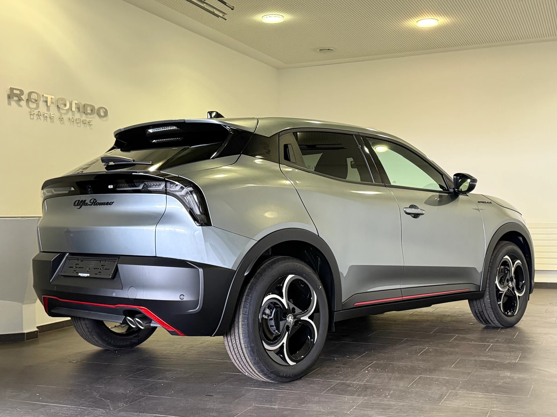 ALFA ROMEO Junior 1.2 48V Hybrid Speciale-showroom-element-1