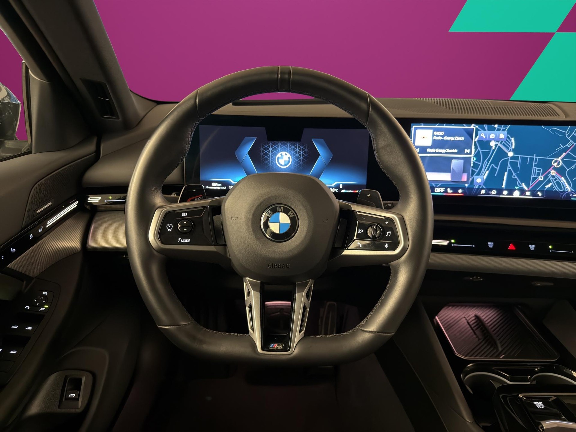 BMW 520d xDrive Touring-image-13