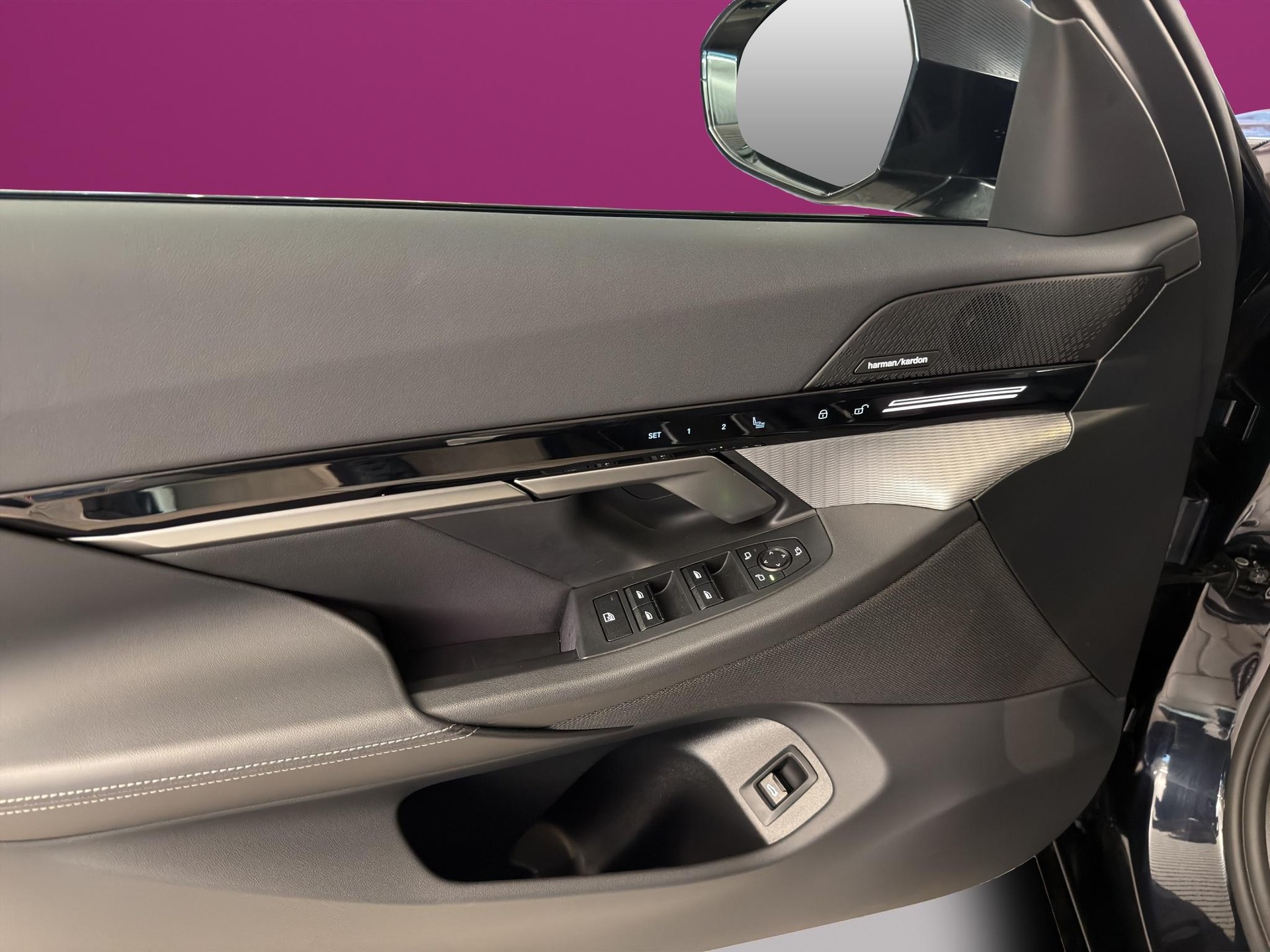 BMW 520d xDrive Touring-image-17