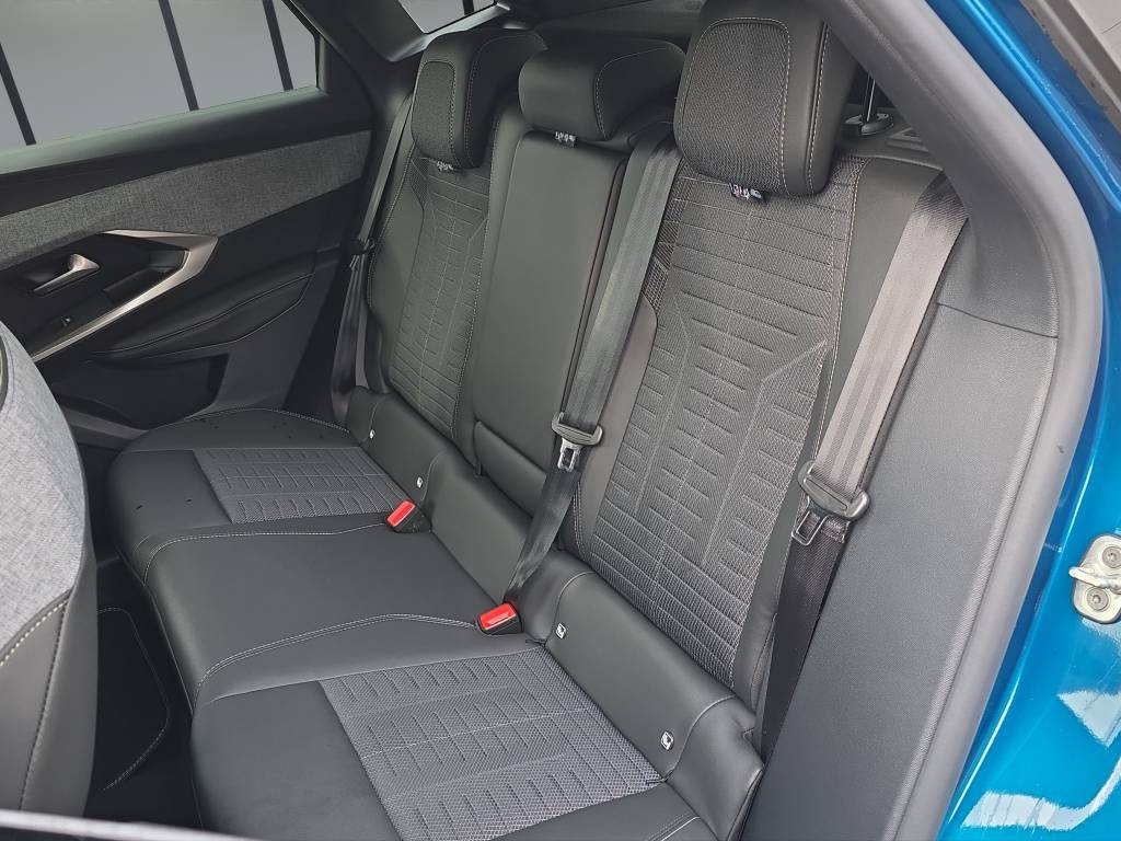 PEUGEOT 3008 145 e-DCS6 Hybrid GT-image-8