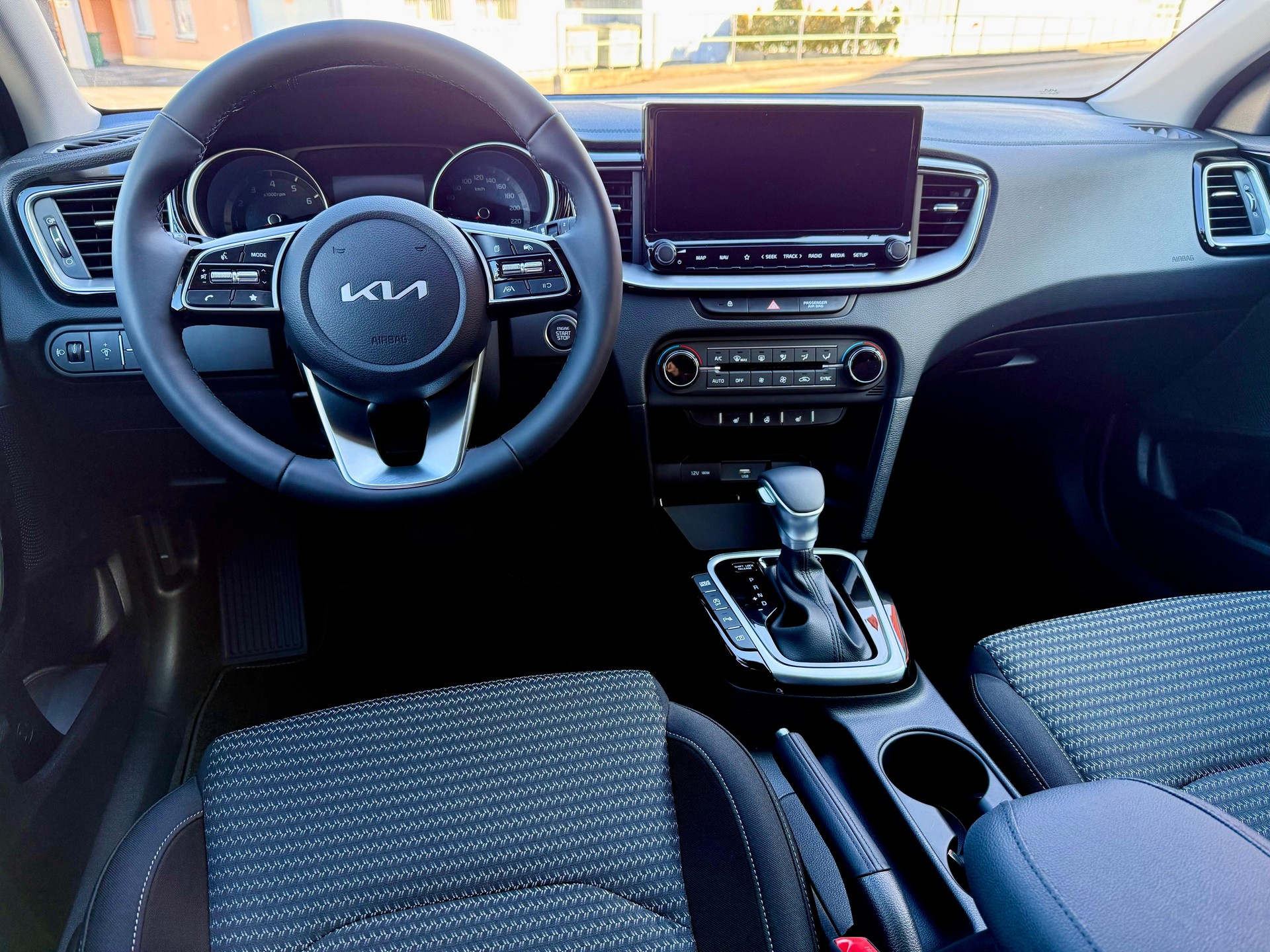 KIA Ceed SW 1.5 T-GDi MHEV Power-image-2