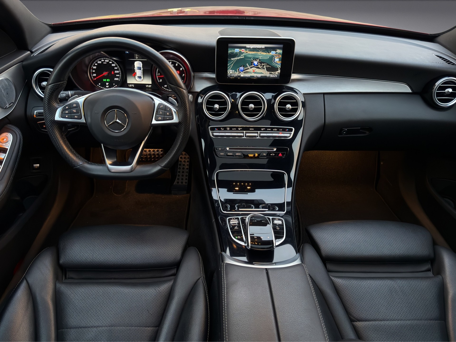MERCEDES-BENZ C 200 AMG Line 4Matic 9G-Tronic-image-9