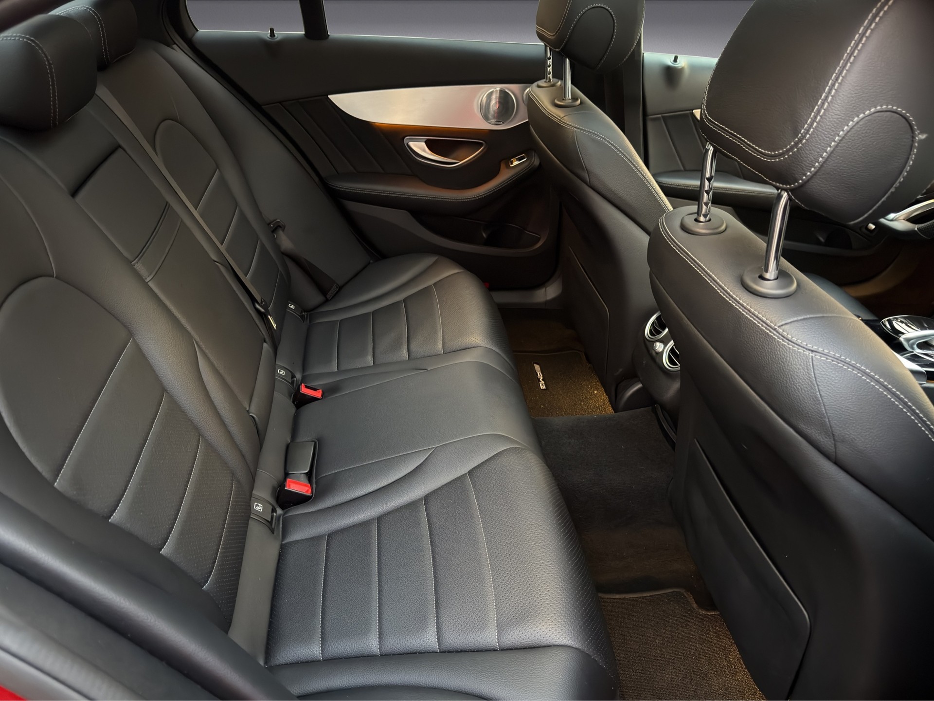 MERCEDES-BENZ C 200 AMG Line 4Matic 9G-Tronic-image-11