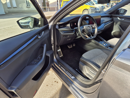 SKODA Octavia 1.5 TSI mHEV Sport-image-6