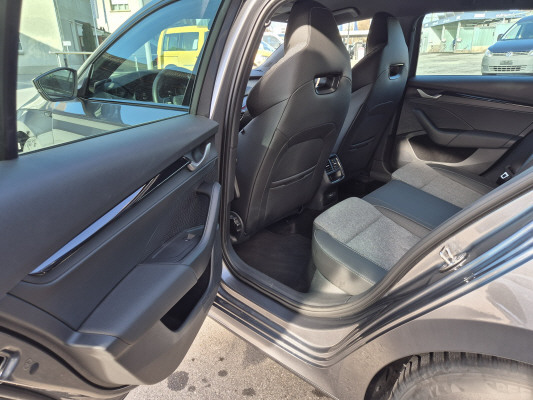 SKODA Octavia 1.5 TSI mHEV Sport-image-8