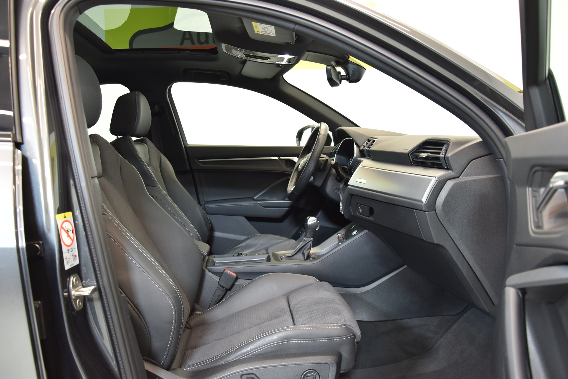AUDI Q3 Sportback 35 TFSI S line Attraction S-tronic-image-6