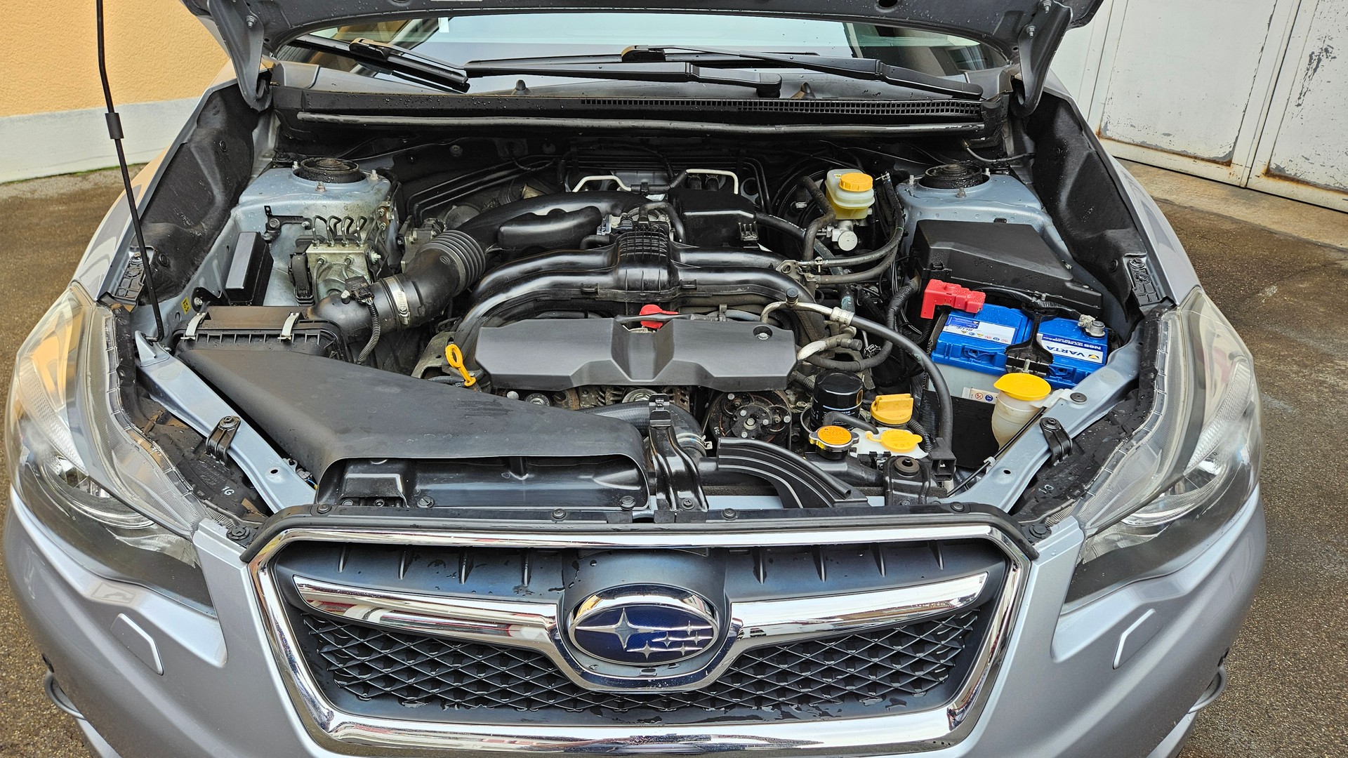 SUBARU XV 2.0 Swiss Three AWD CVT-showroom-element-3