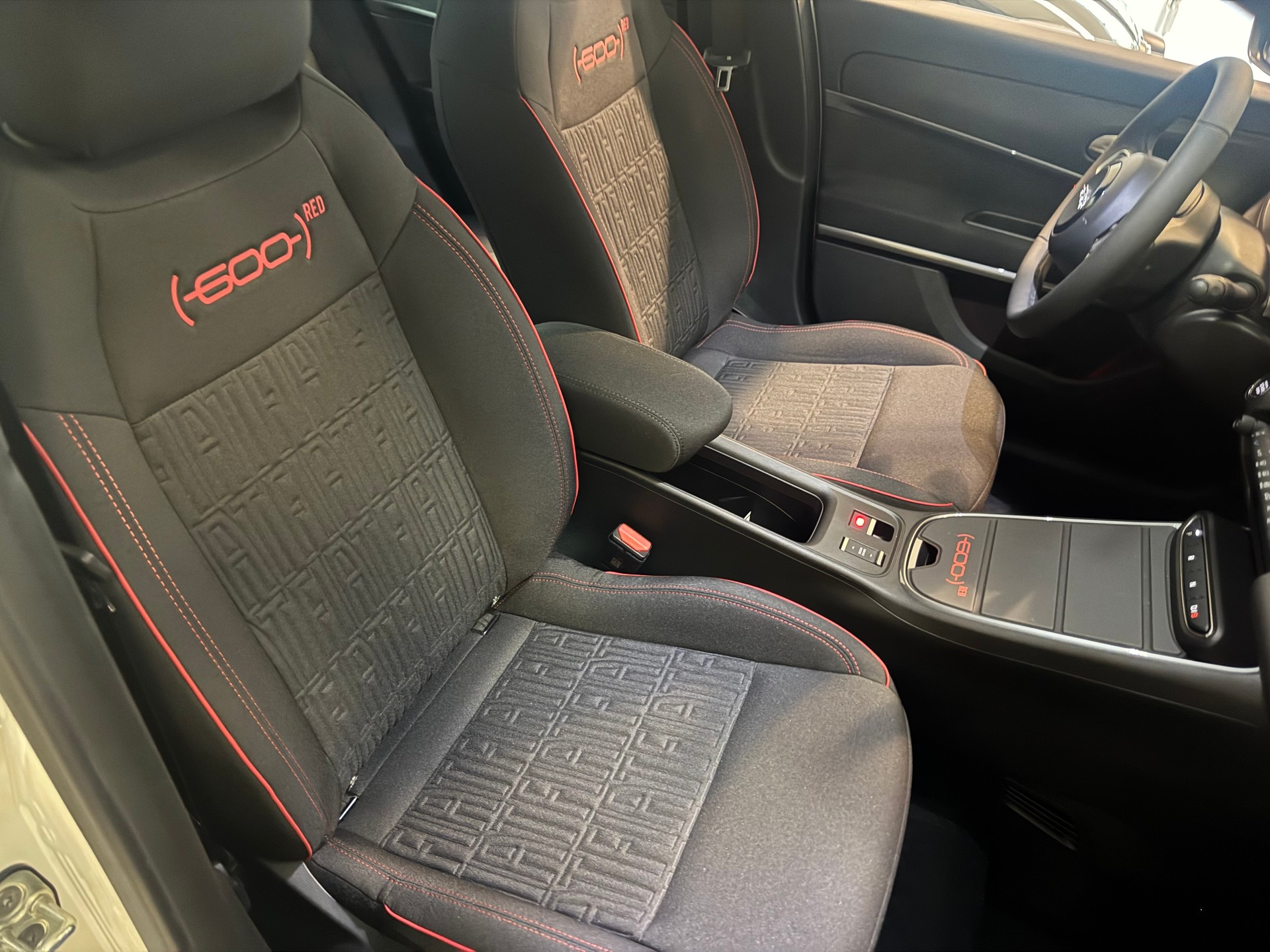FIAT 600e Red-image-11