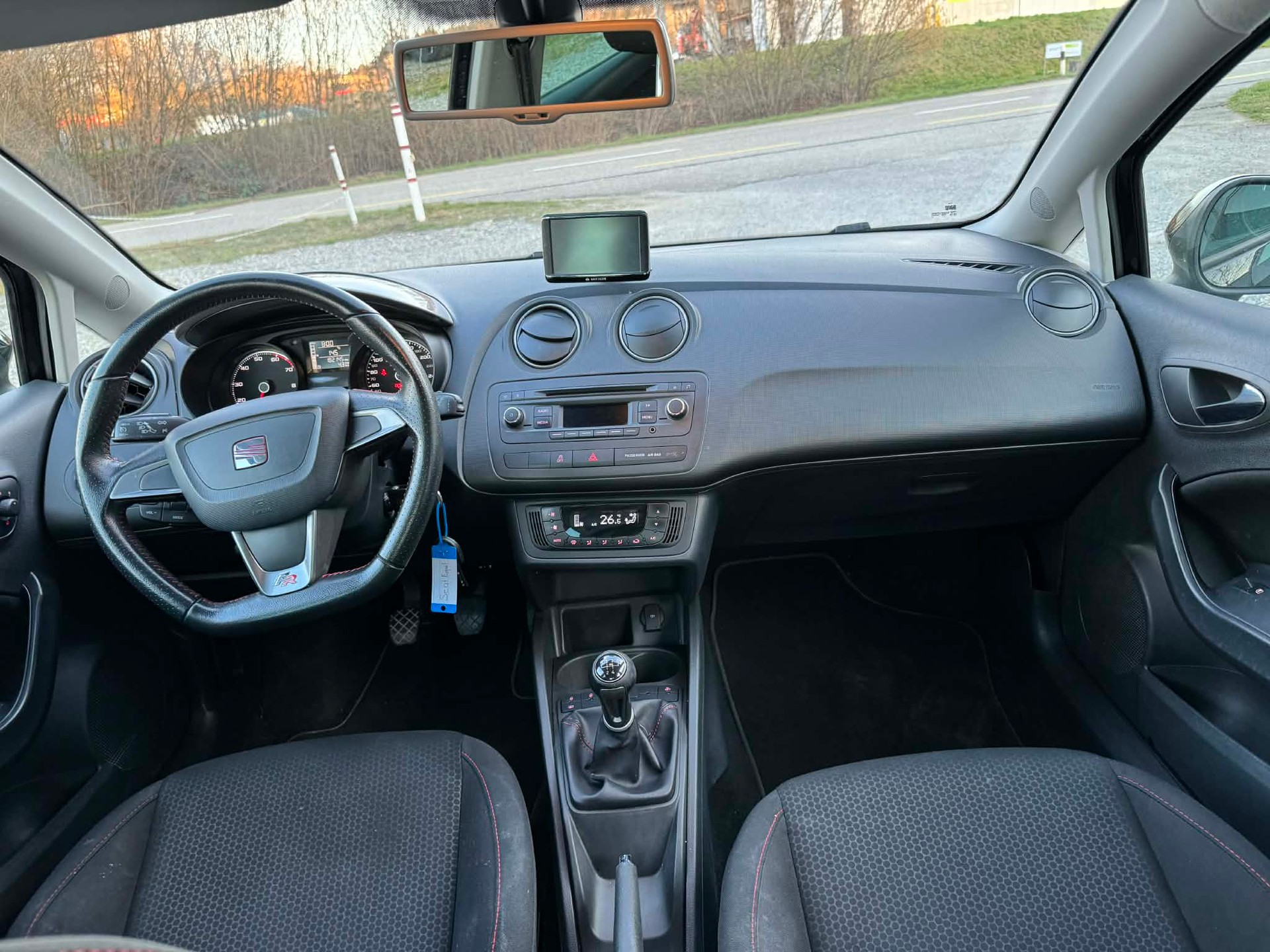 SEAT Ibiza 1.2 TSI FR Stopp-Start-image-2