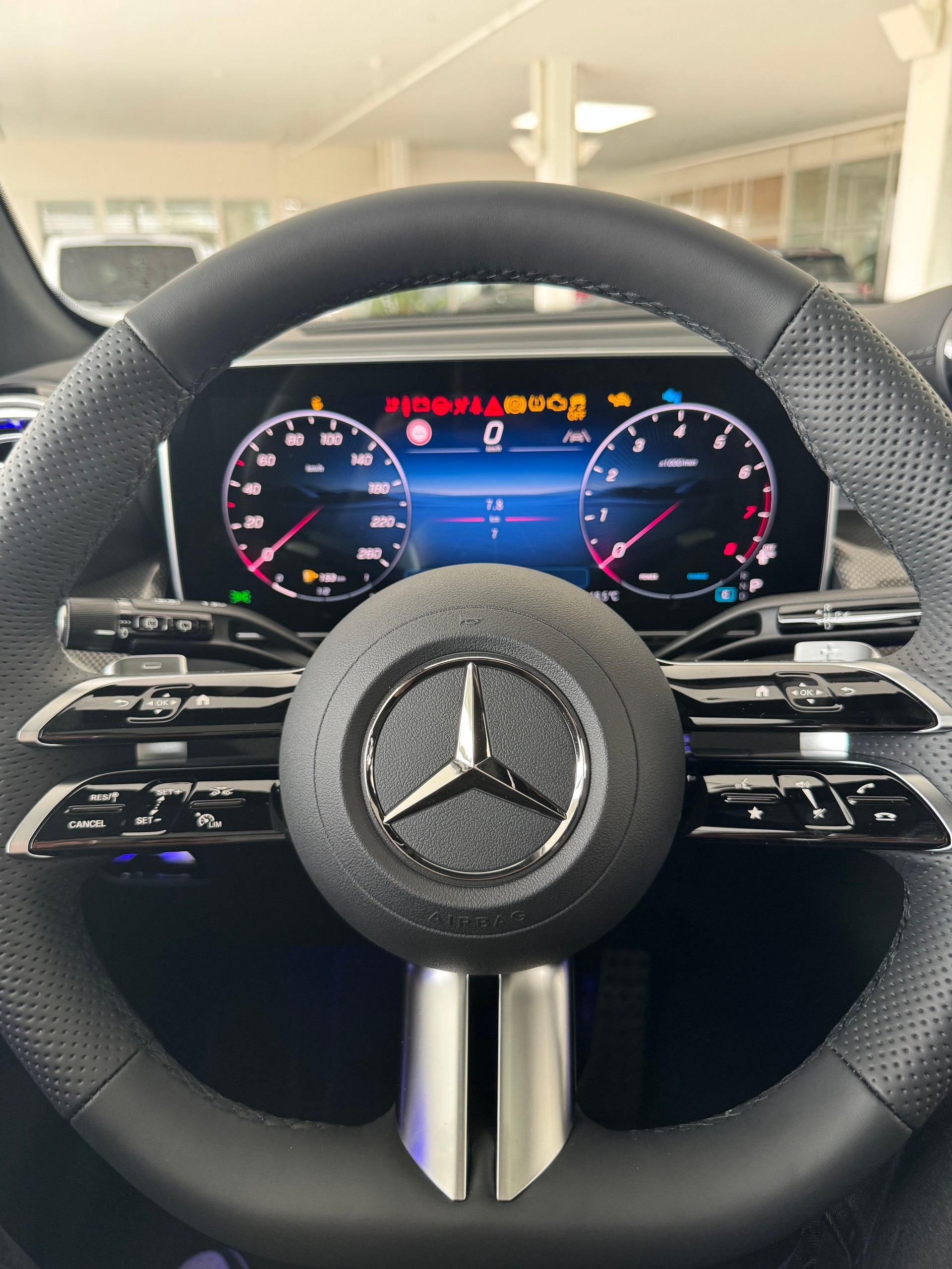 MERCEDES-BENZ GLC 300 4Matic-image-9