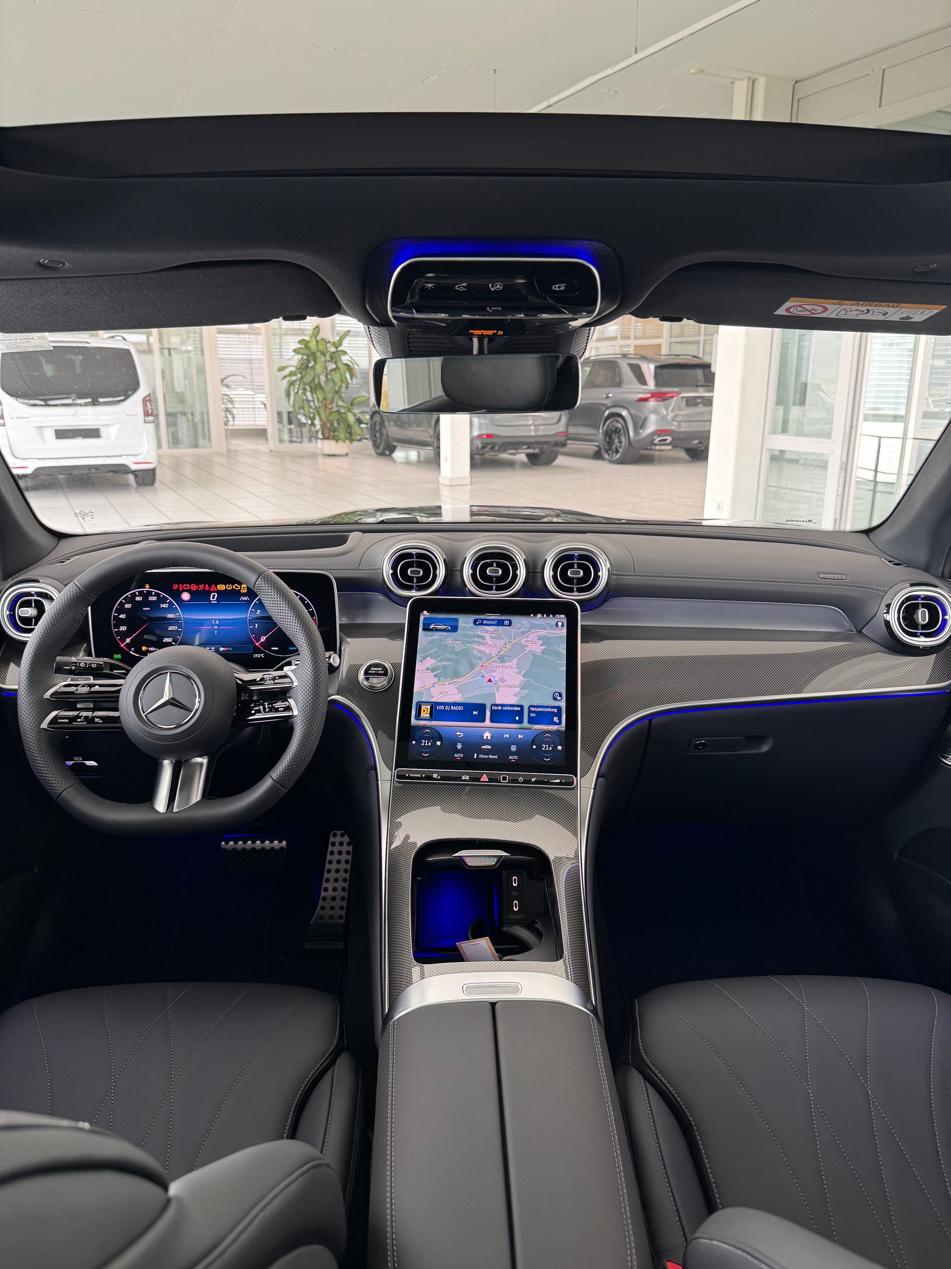 MERCEDES-BENZ GLC 300 4Matic-image-10