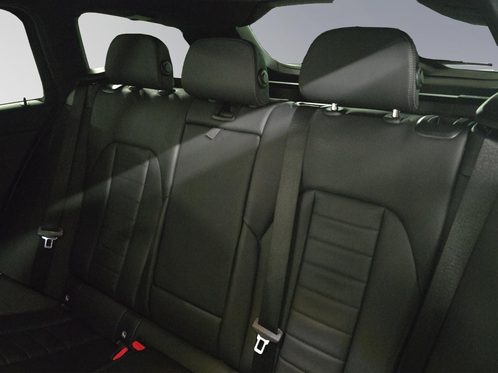 BMW 330e xDrive SAG Touring-image-9