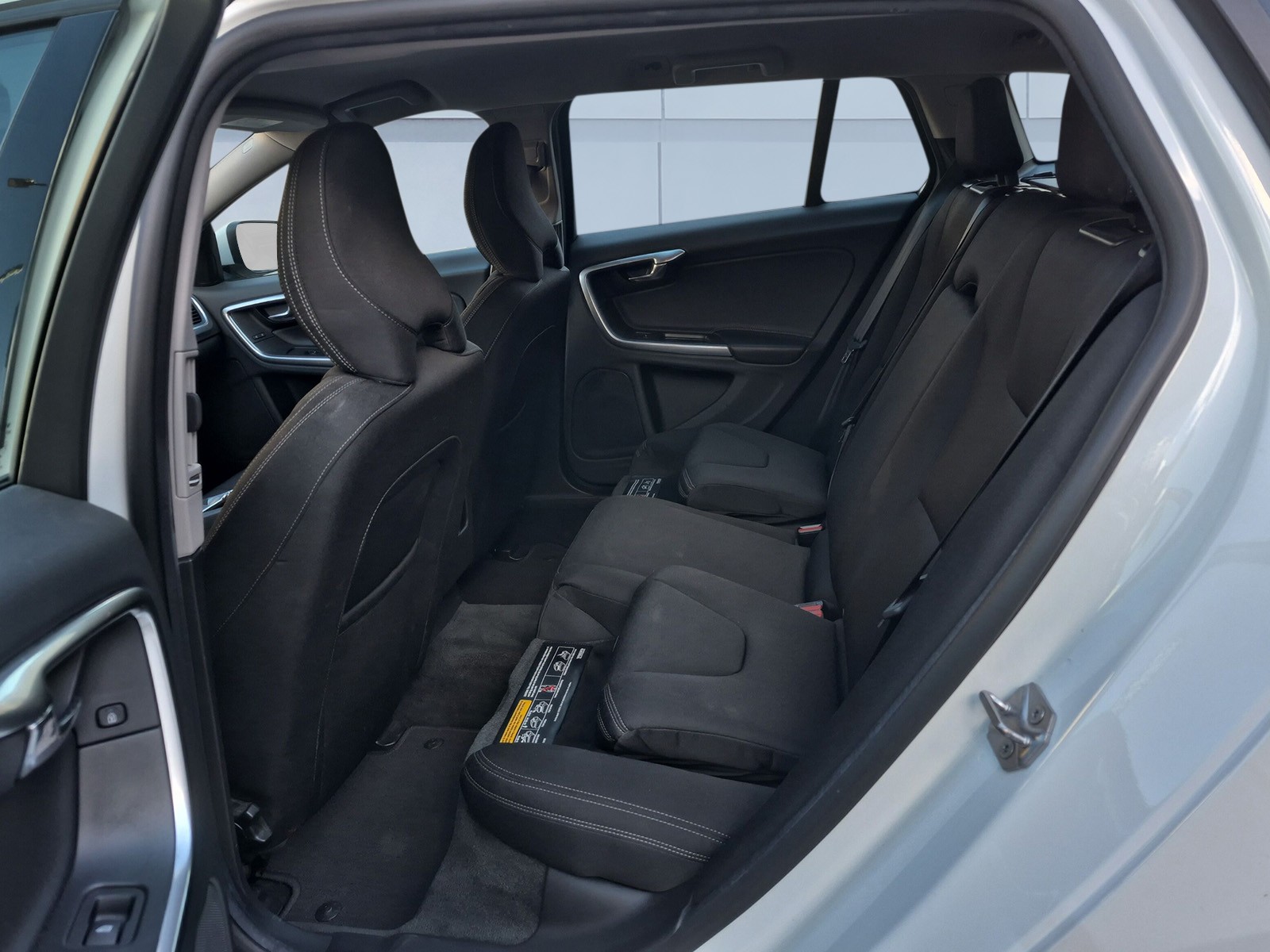VOLVO V60 2.0 D2 Kinetic S/S-image-14