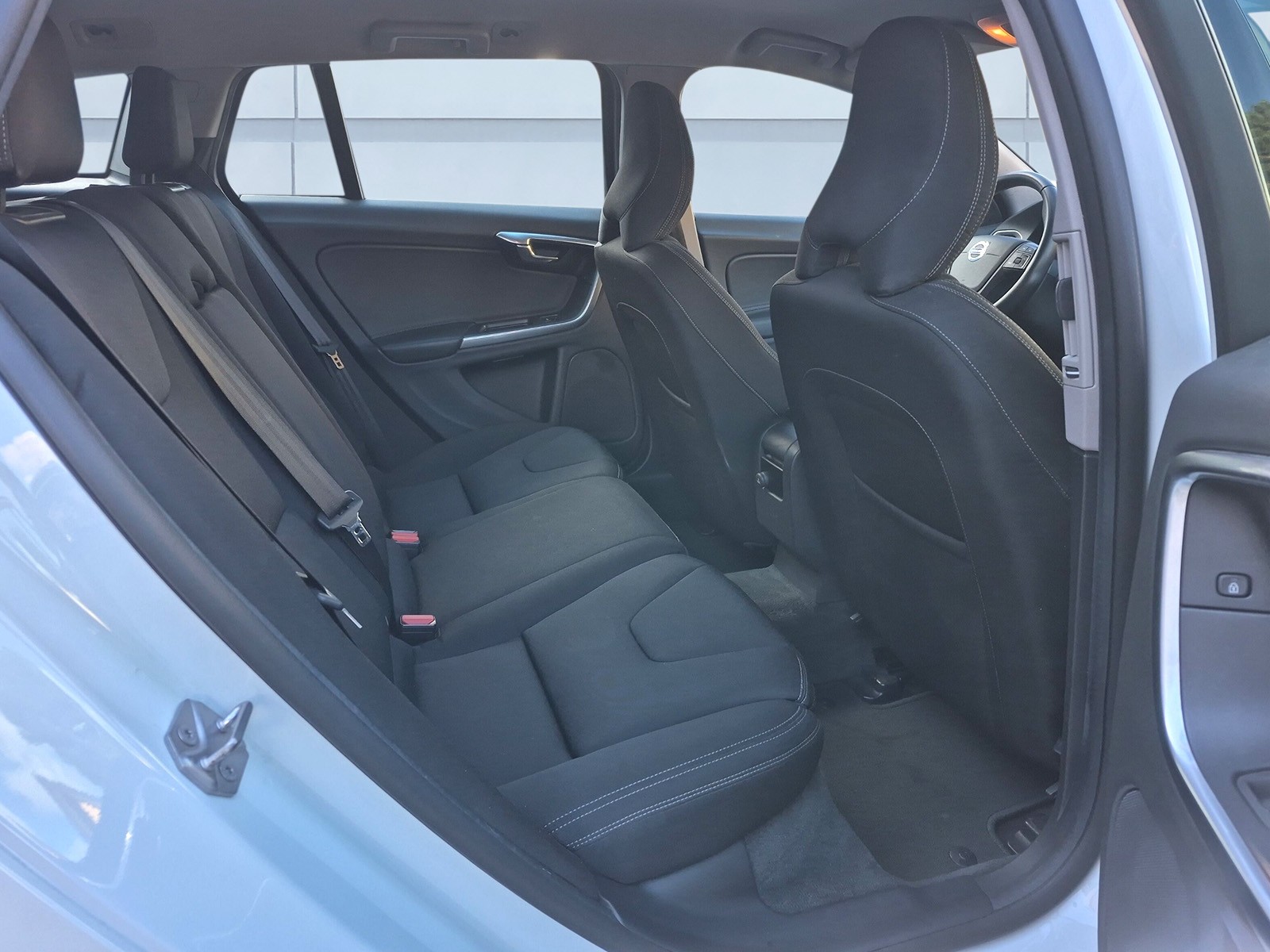 VOLVO V60 2.0 D2 Kinetic S/S-image-13