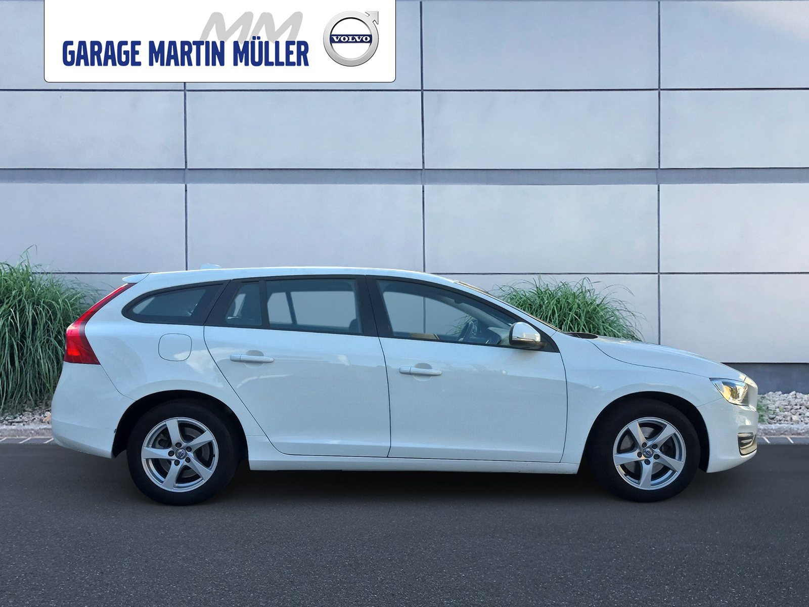 VOLVO V60 2.0 D2 Kinetic S/S-image-5
