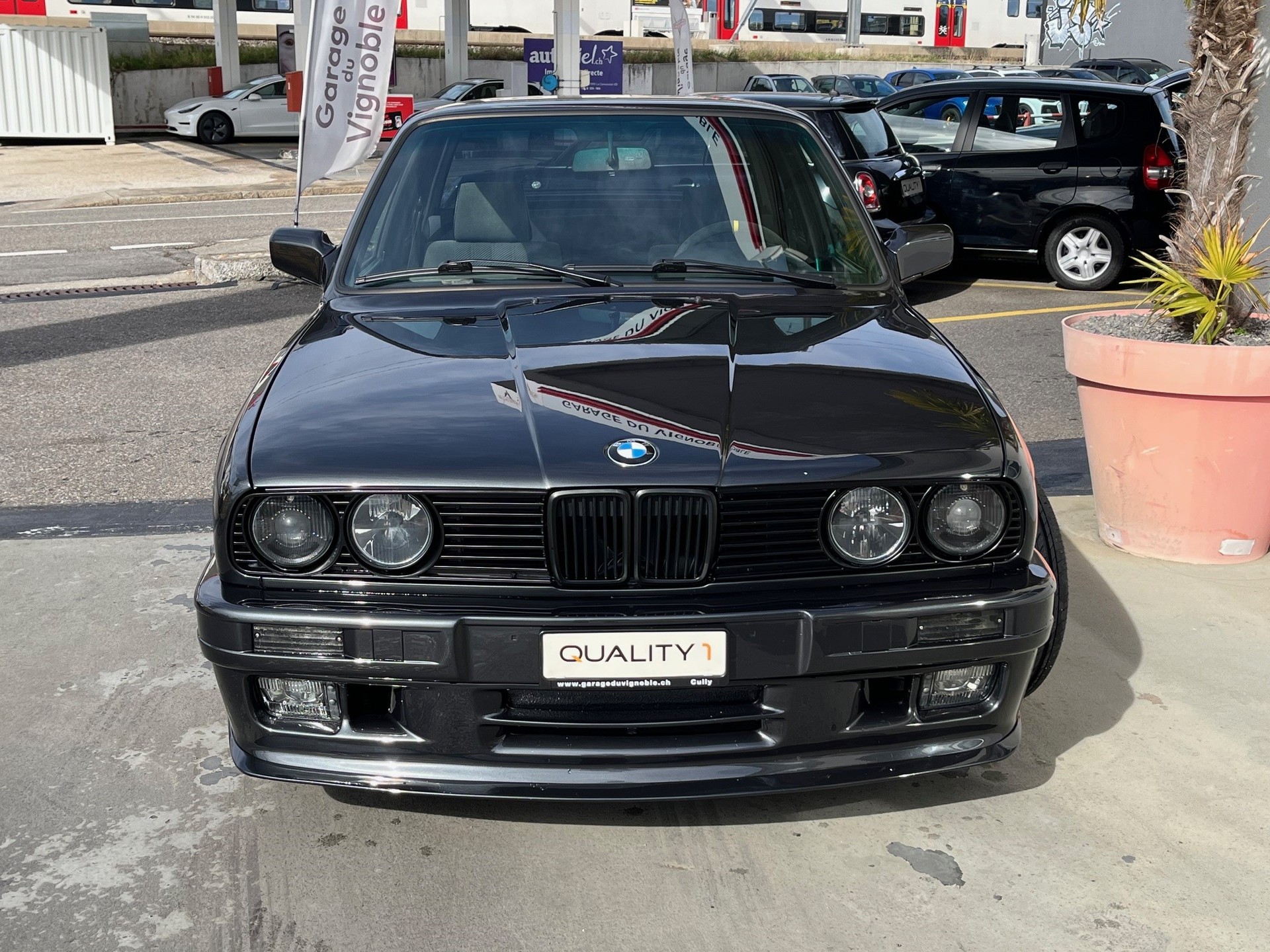 BMW 320i Edition-image-1