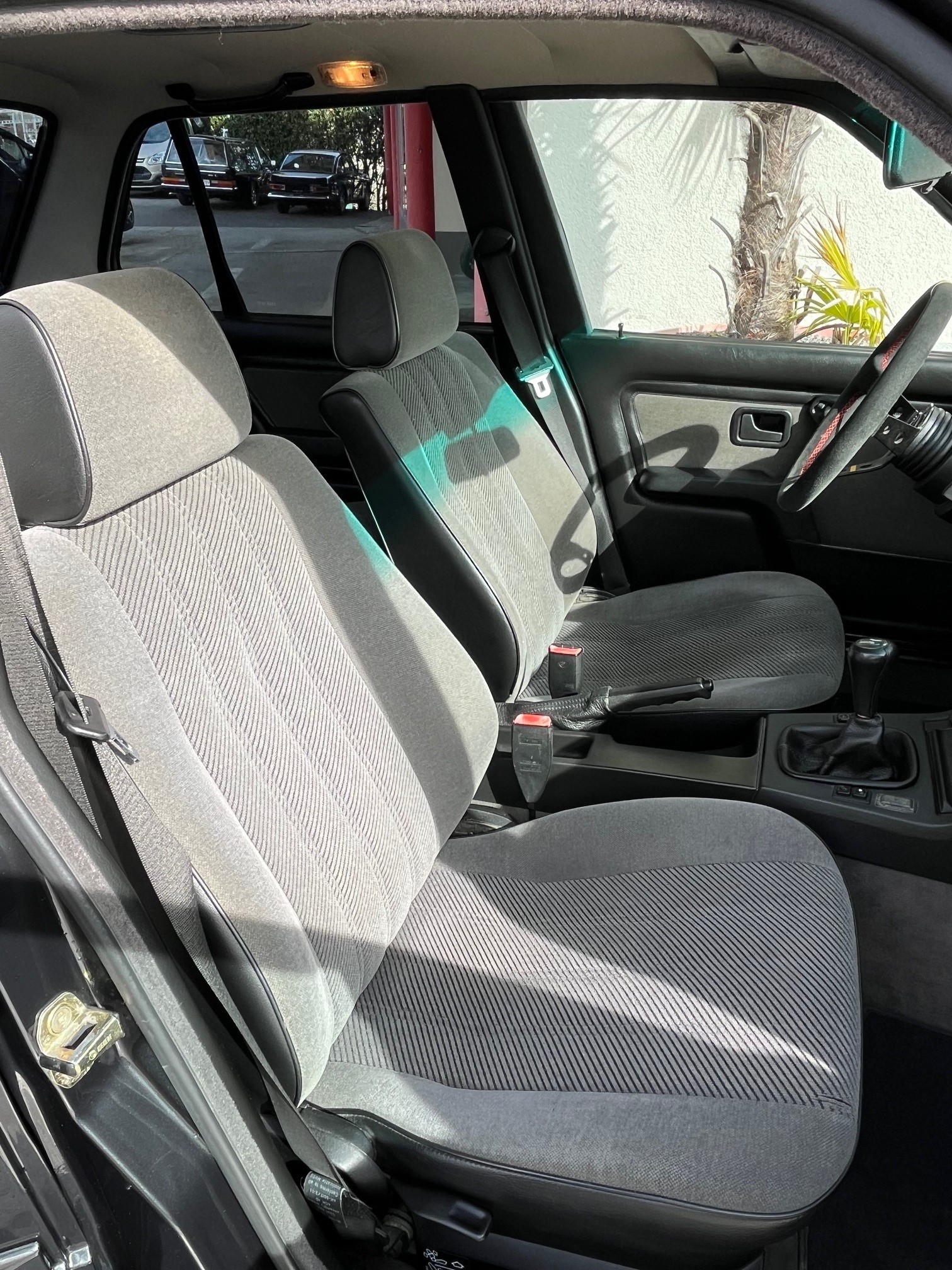 BMW 320i Edition-image-11