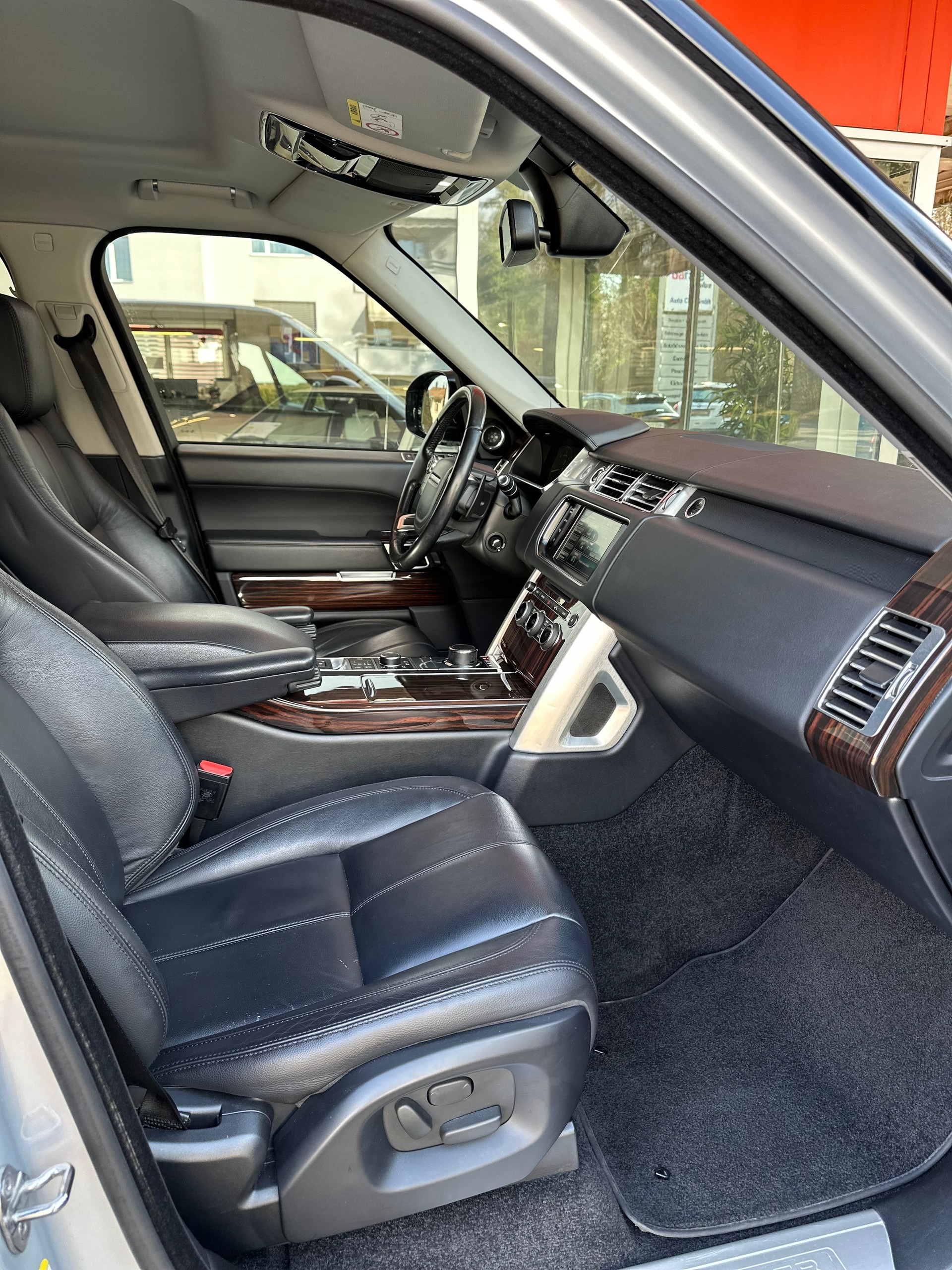 LAND ROVER Range Rover 3.0 TDV6 HSE Automatic-image-8
