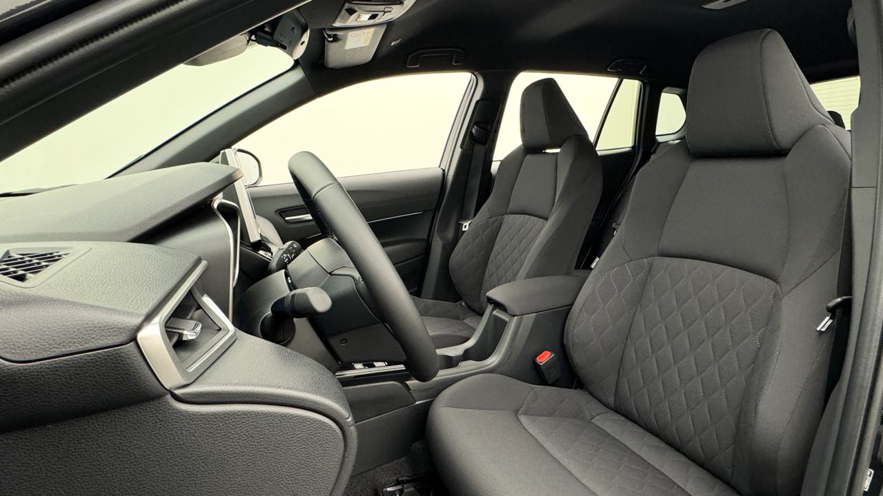 TOYOTA Corolla Cross 1.8 Style e-CVT-image-4