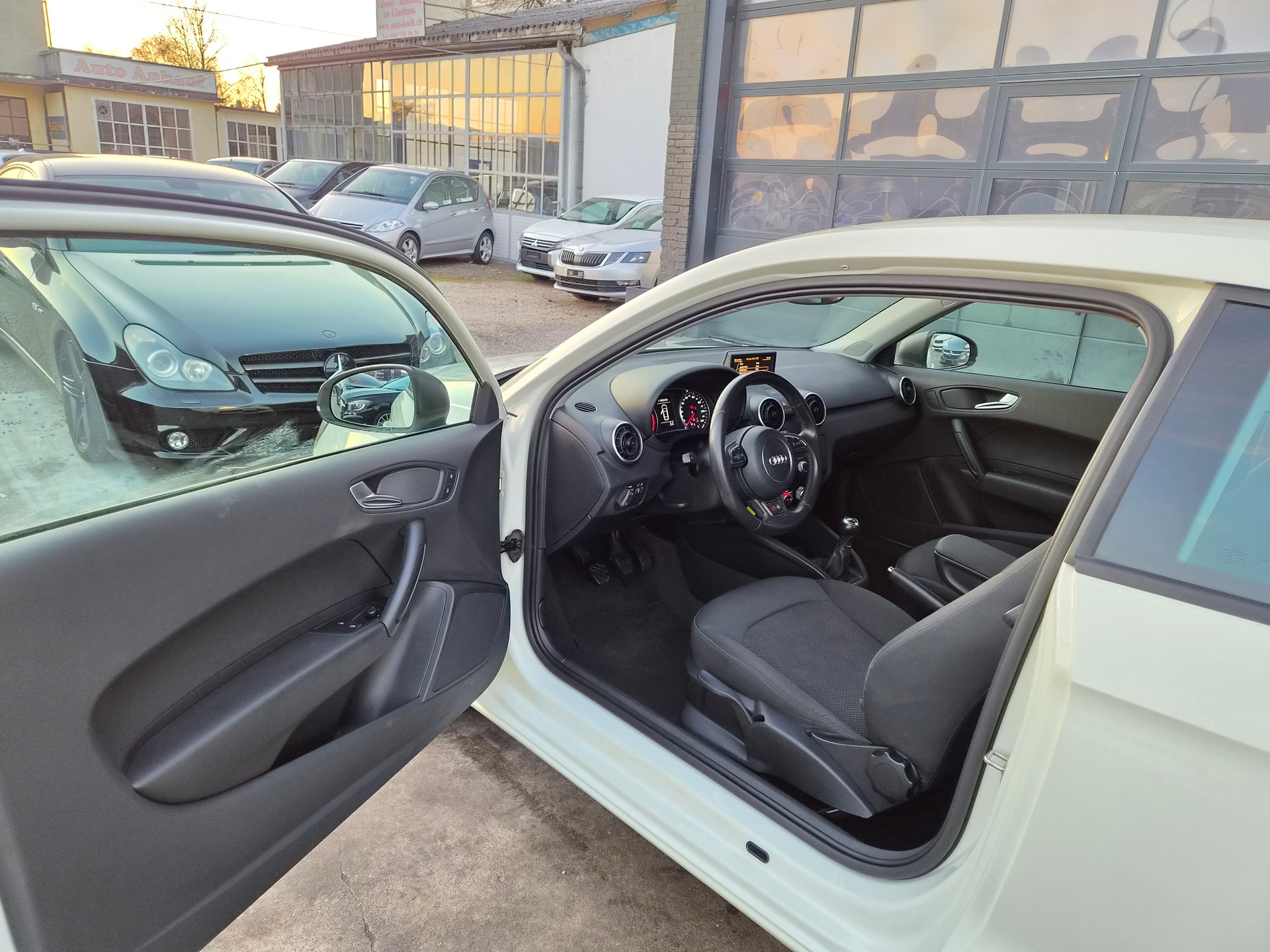 AUDI A1 1.2 TFSI S Line-image-11
