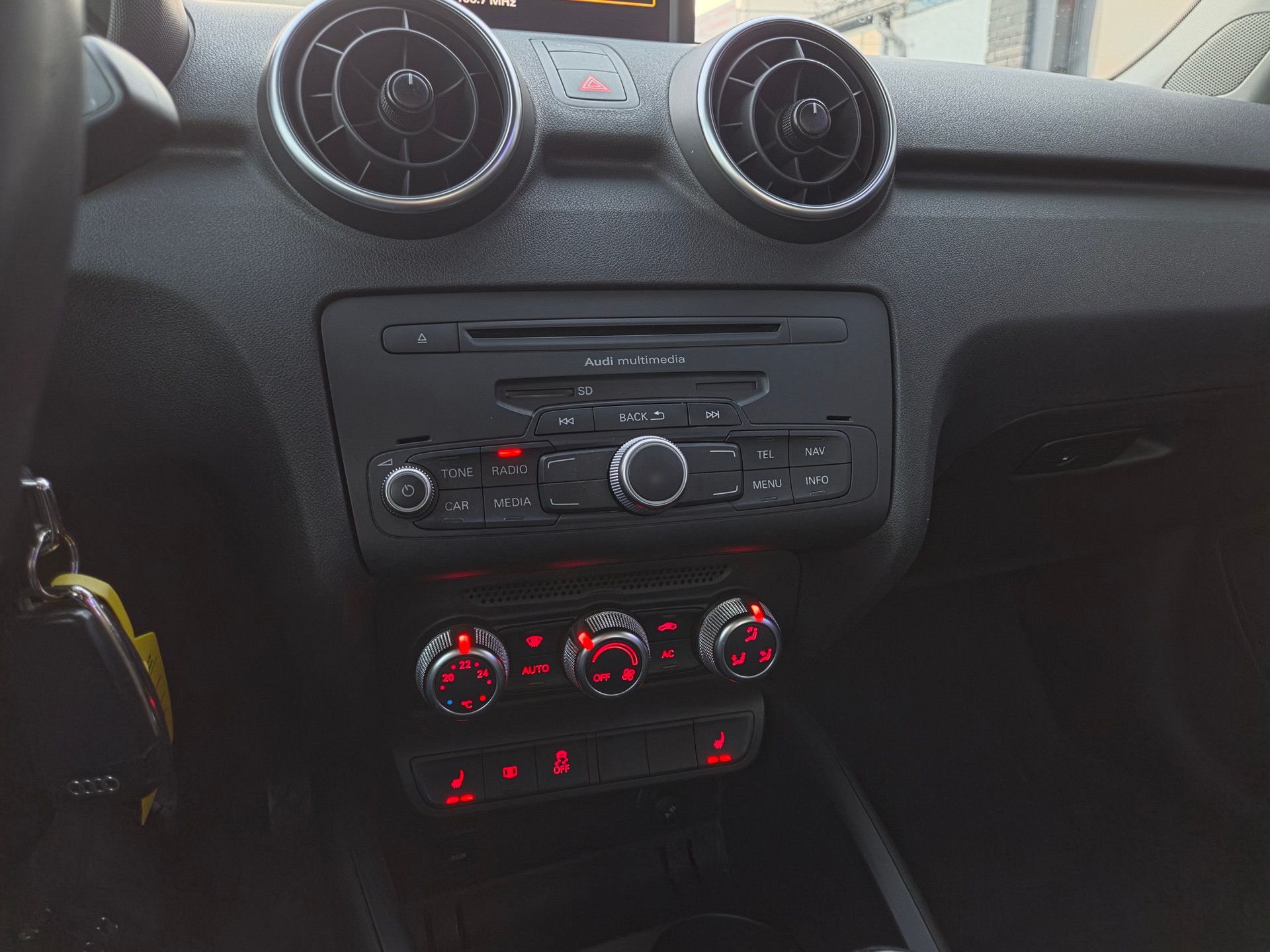 AUDI A1 1.2 TFSI S Line-image-17