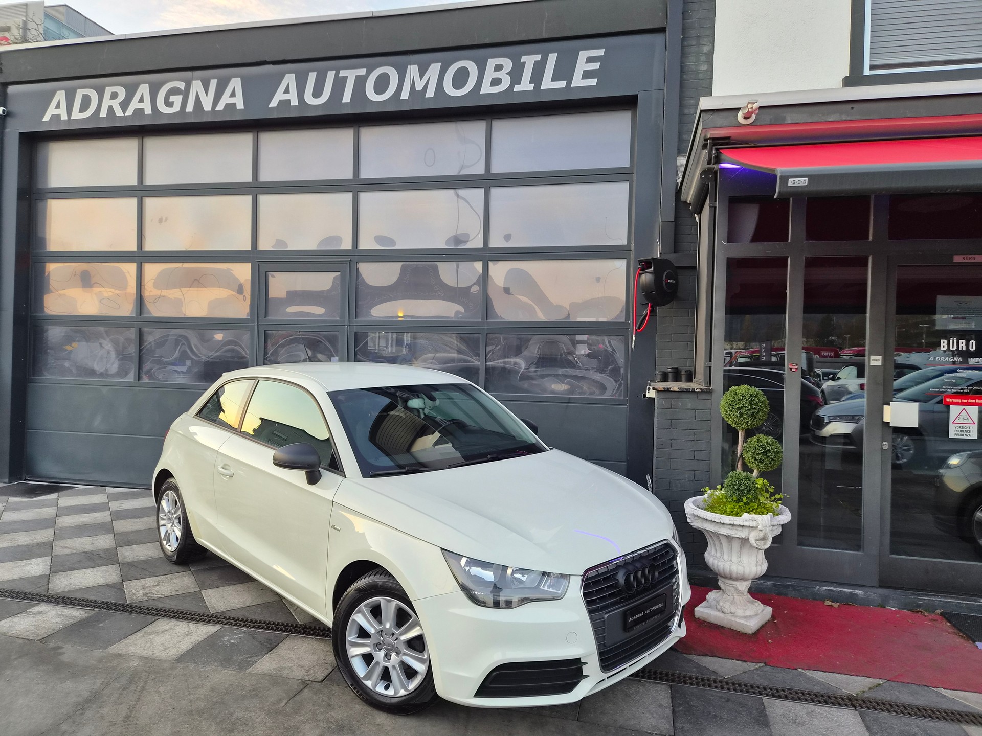 AUDI A1 1.2 TFSI S Line-image-1