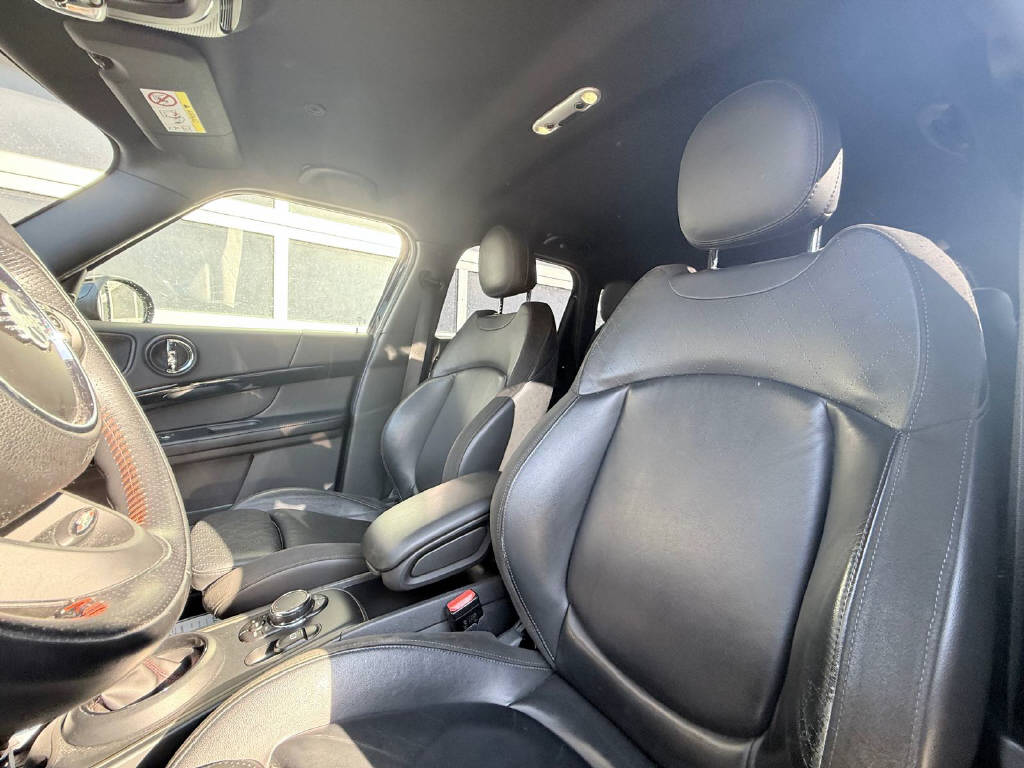 MINI Countryman F60 2.0i Cooper S ALL4-image-8