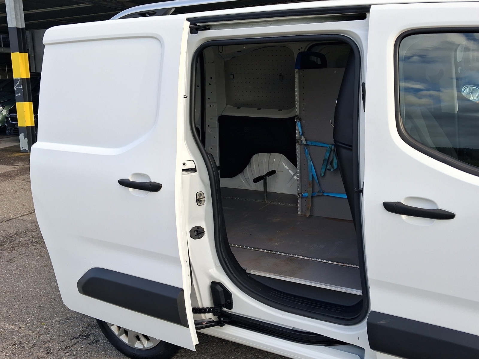 OPEL Combo Cargo 2.4 t 1.5 D Enjoy S/S-image-9