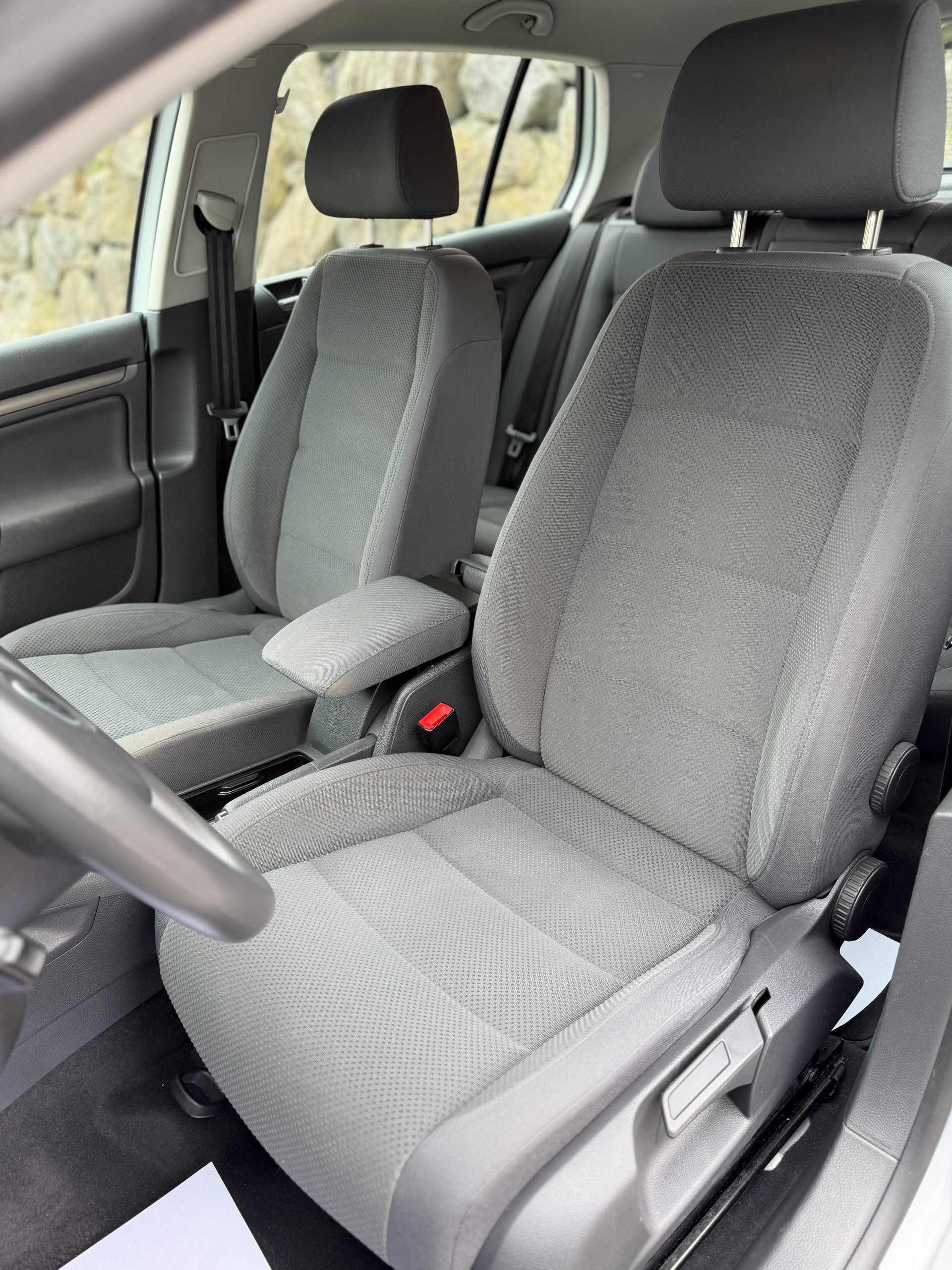 VW Golf 2.0 FSI Comfortline DSG-image-8