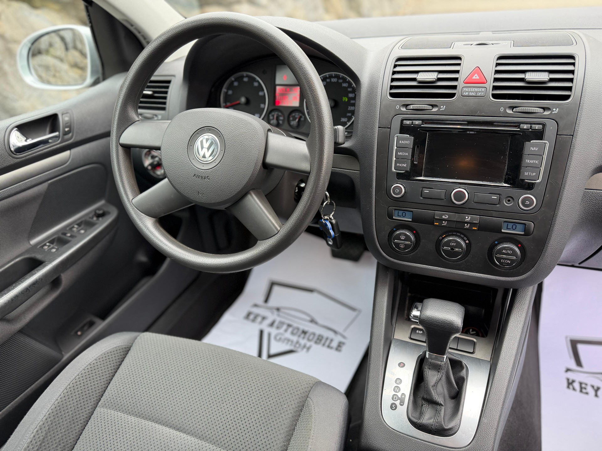 VW Golf 2.0 FSI Comfortline DSG-image-7