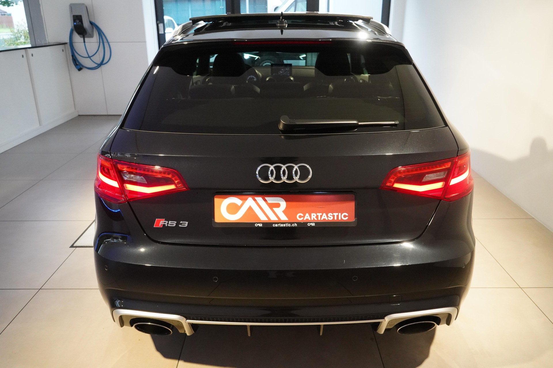 AUDI RS3 Sportback 2.5 T FSI quattro S-Tronic-image-3