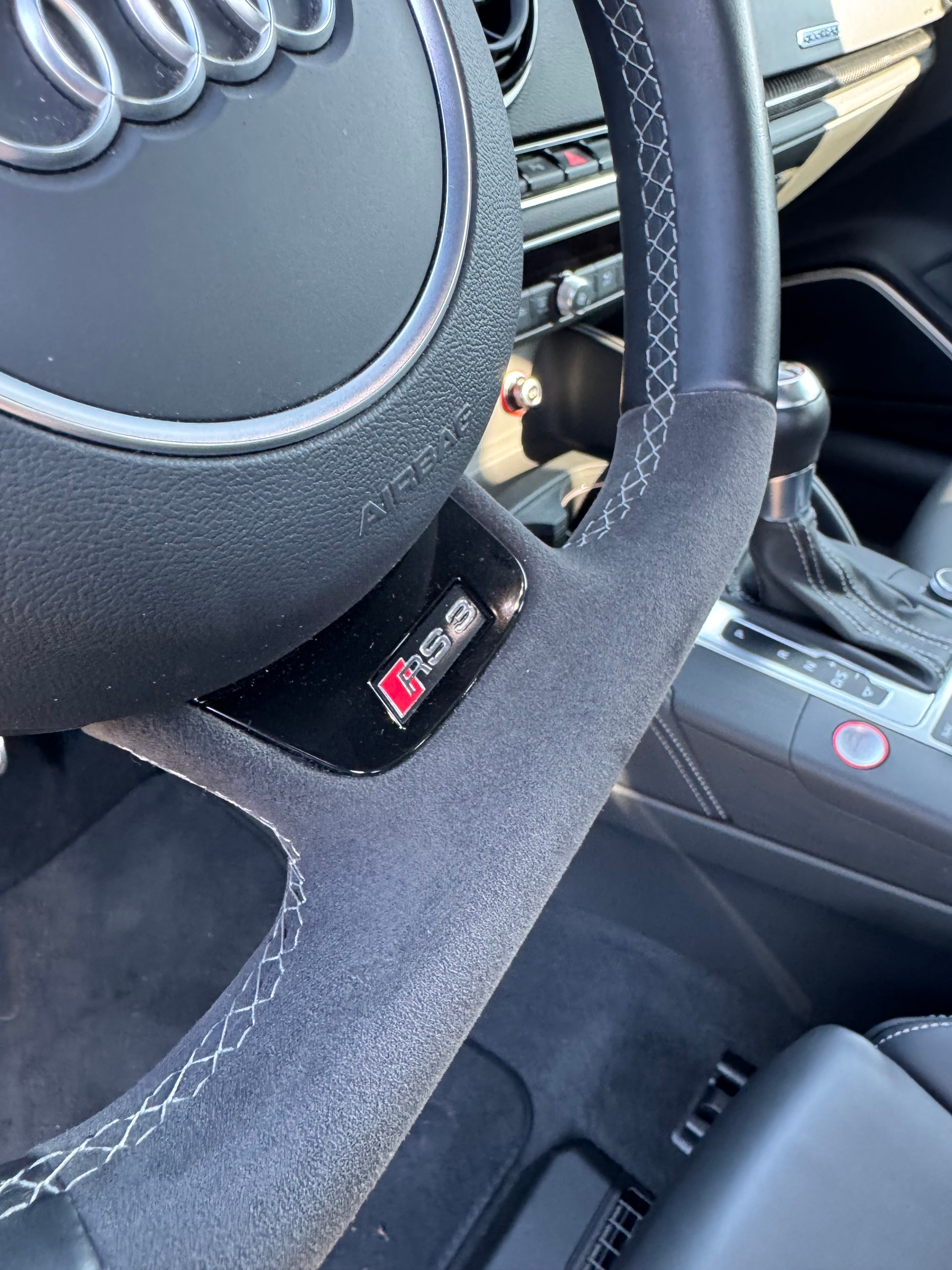 AUDI RS3 Sportback 2.5 T FSI quattro S-Tronic-image-18